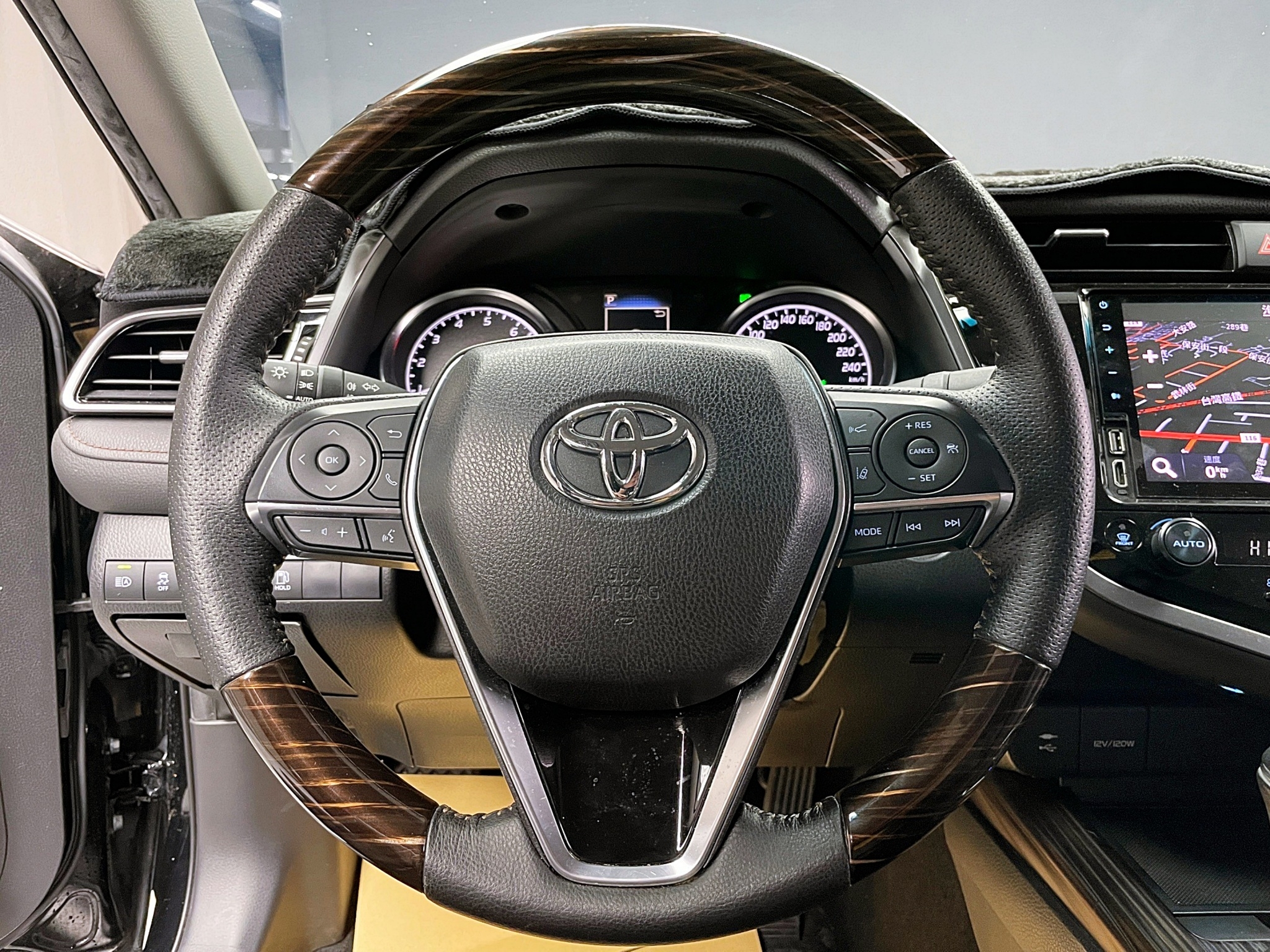 可回原廠2019/20 Toyota Camry 豪華版『小李經理』元禾國際車業/特價中/一鍵就到  第5張相片