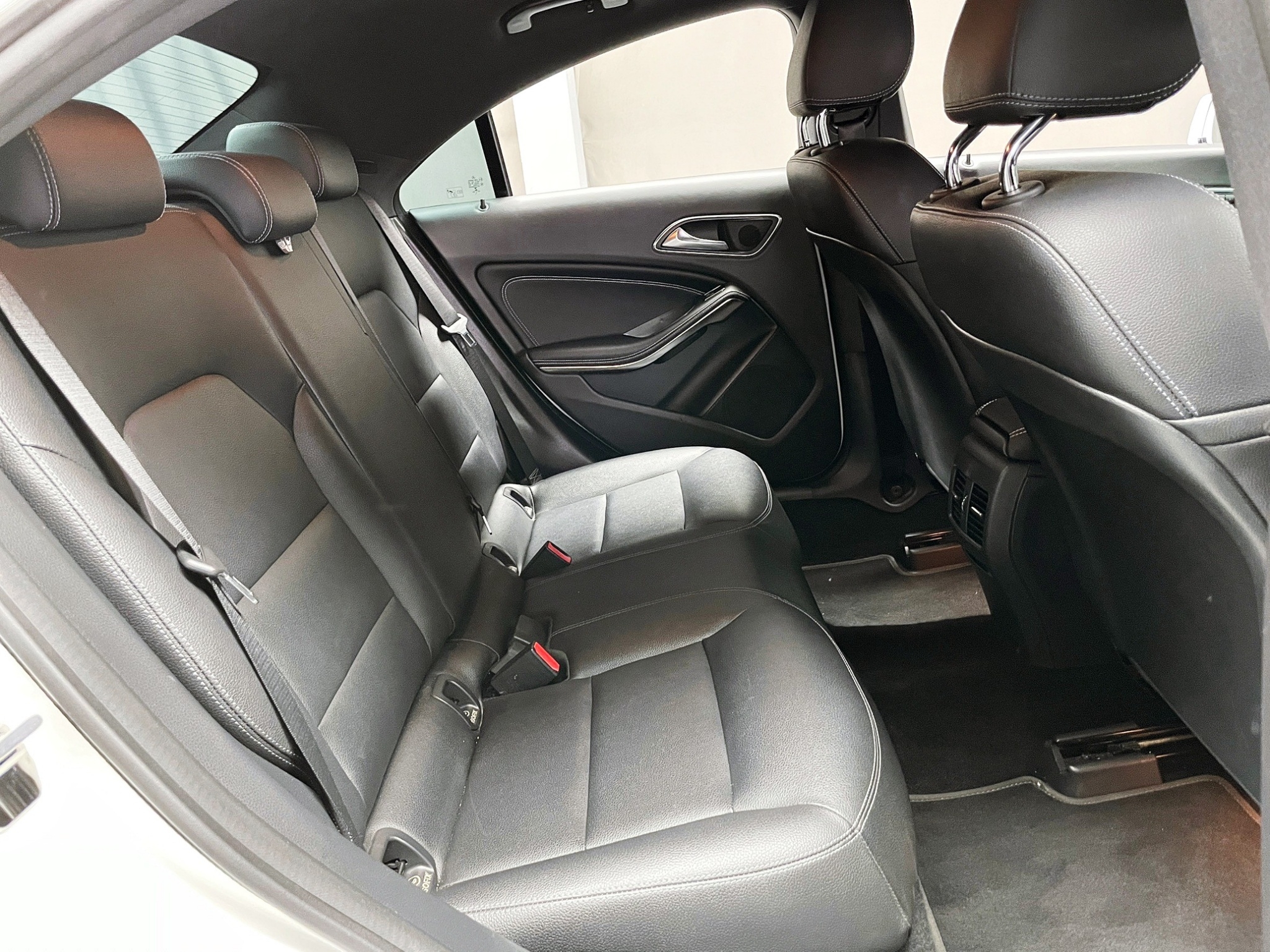 可回原廠 2018 Benz CLA200 C117型『小李經理』元禾國際車業/特價中/一鍵就到  第5張相片
