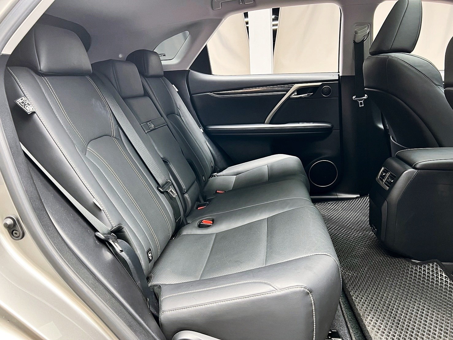 可回原廠 2021/22 Lexus RX300 頂級版『小李經理』元禾國際車業/特價中/一鍵就到  第5張相片