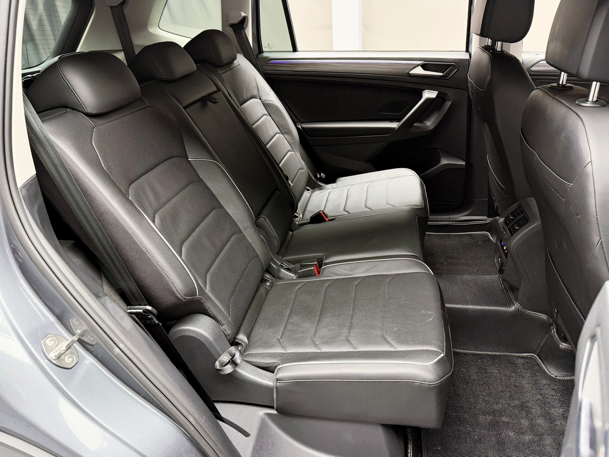 可回原廠 2023/24 福斯 Tiguan Allspace 330TSI Elegance Premium 七人座『小李經理』元禾國際車業/特價中/一鍵就到  第8張相片