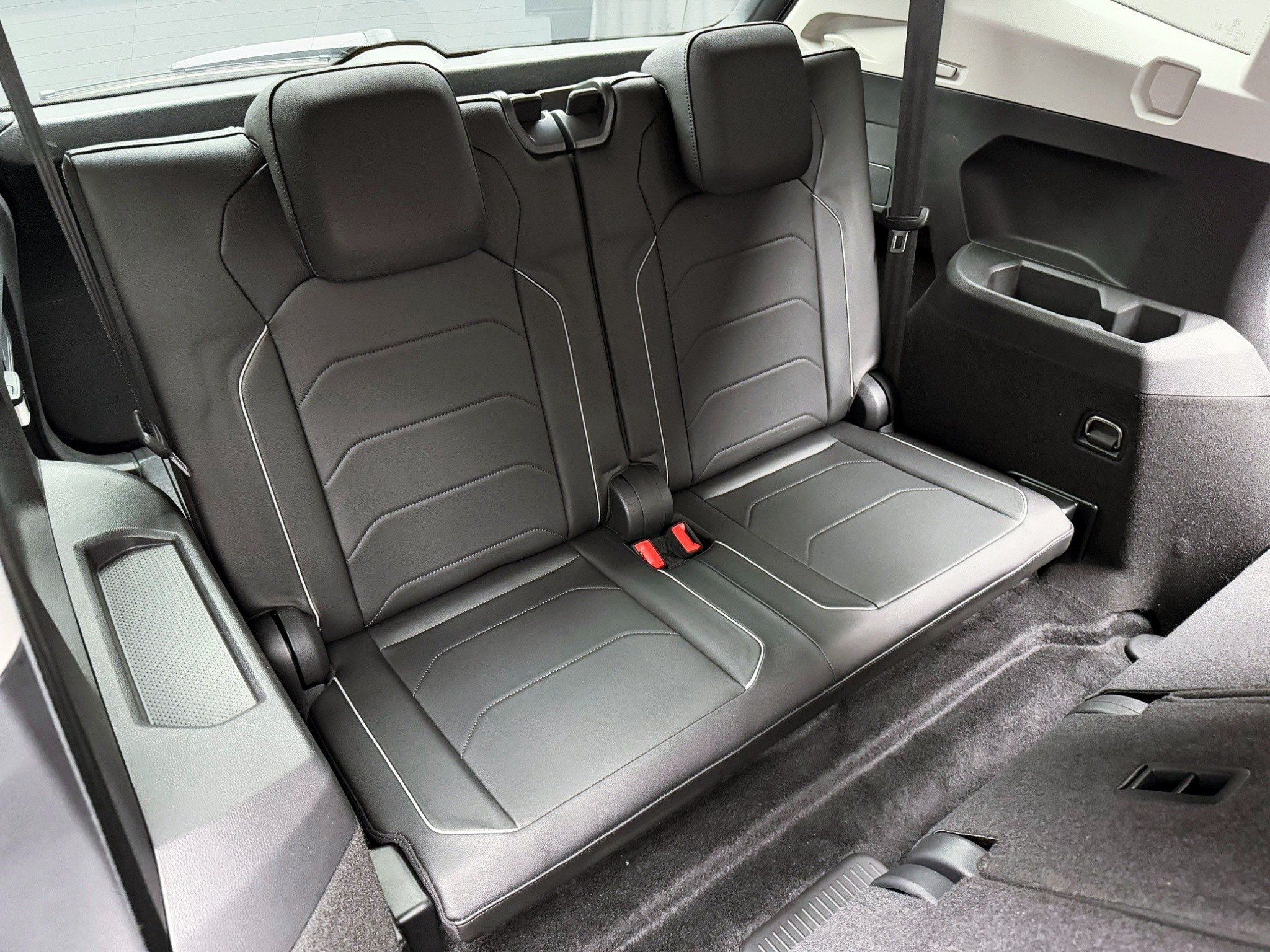 可回原廠 2023/24 福斯 Tiguan Allspace 330TSI Elegance Premium 七人座『小李經理』元禾國際車業/特價中/一鍵就到  第9張相片