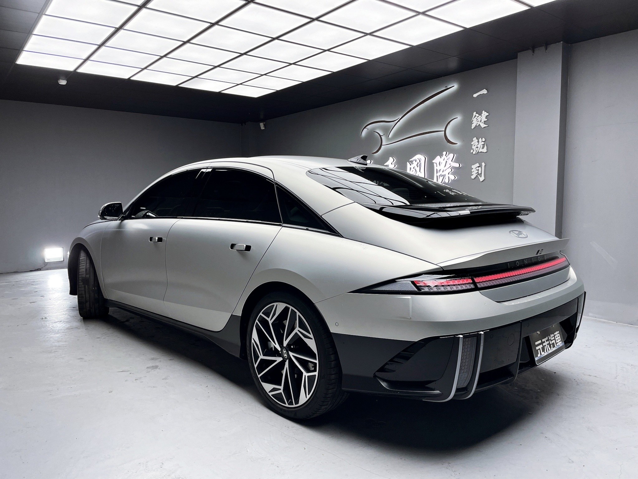 可回原廠 2023 Hyundai Ioniq 6 EV600 Performance『小李經理』元禾國際車業/特價中/一鍵就到  第3張相片