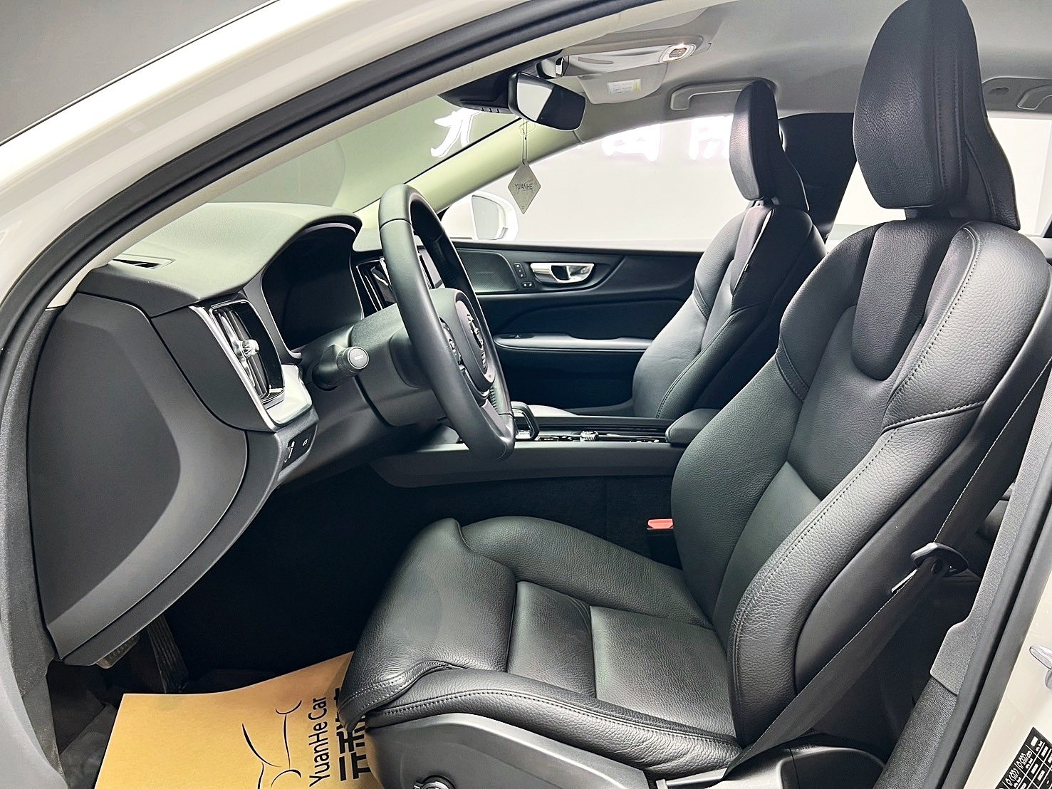 可回原廠 2021 Volvo V60 B4 Momentum『小李經理』元禾國際車業/特價中/一鍵就到  第5張相片