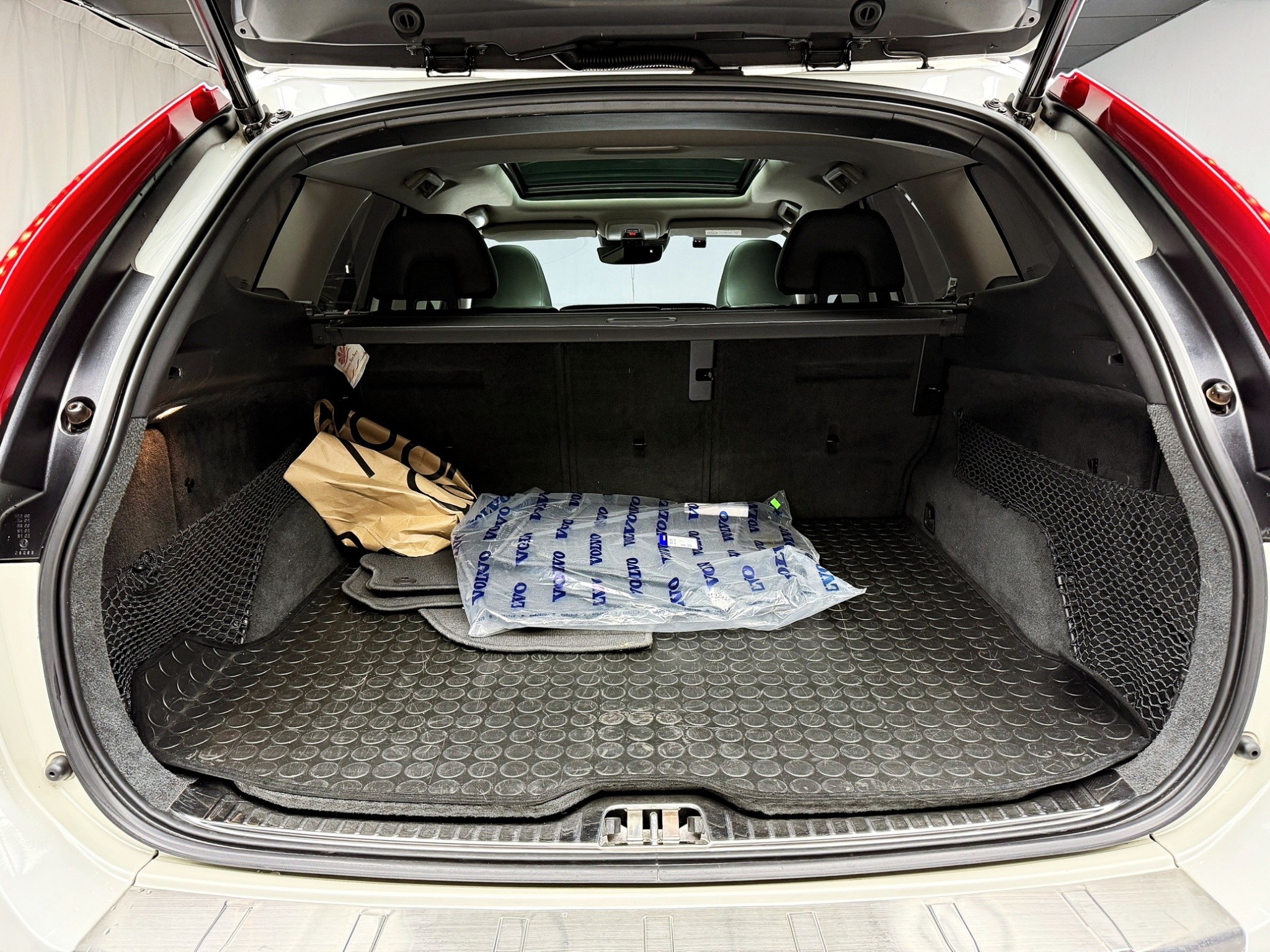 可回原廠 2015 Volvo XC60 D4 旗艦版『小李經理』元禾國際車業/特價中/一鍵就到  第4張相片