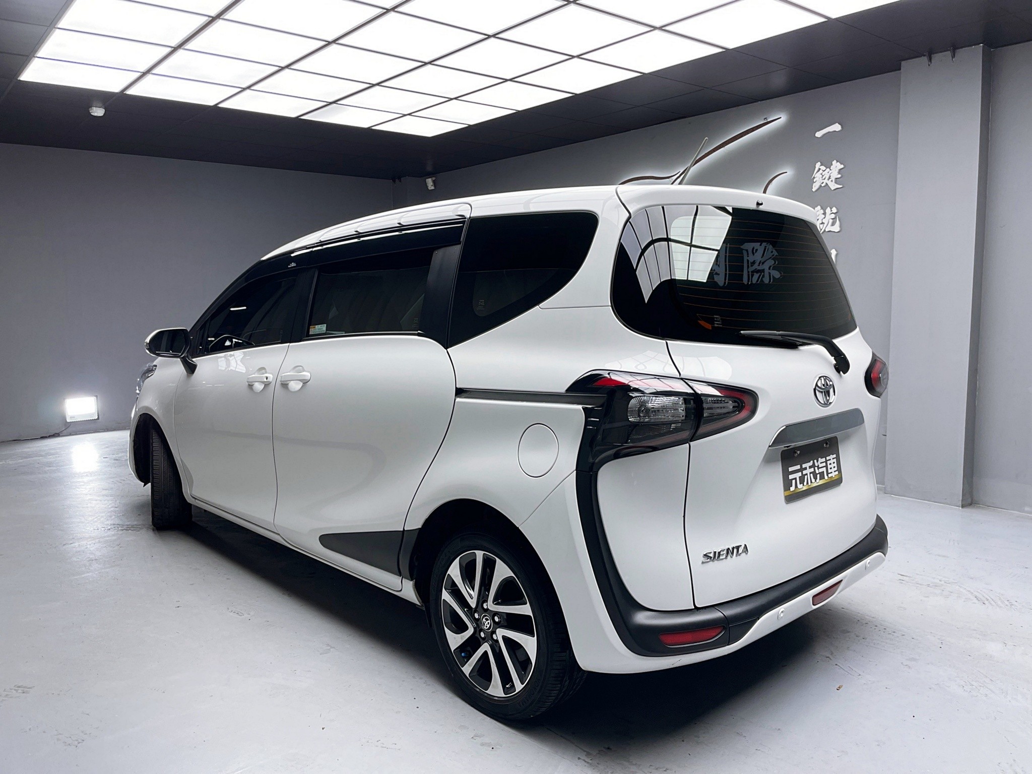 可回原廠 2017 Toyota Sienta 七人座尊爵版『小李經理』元禾國際車業/特價中/一鍵就到  第3張相片