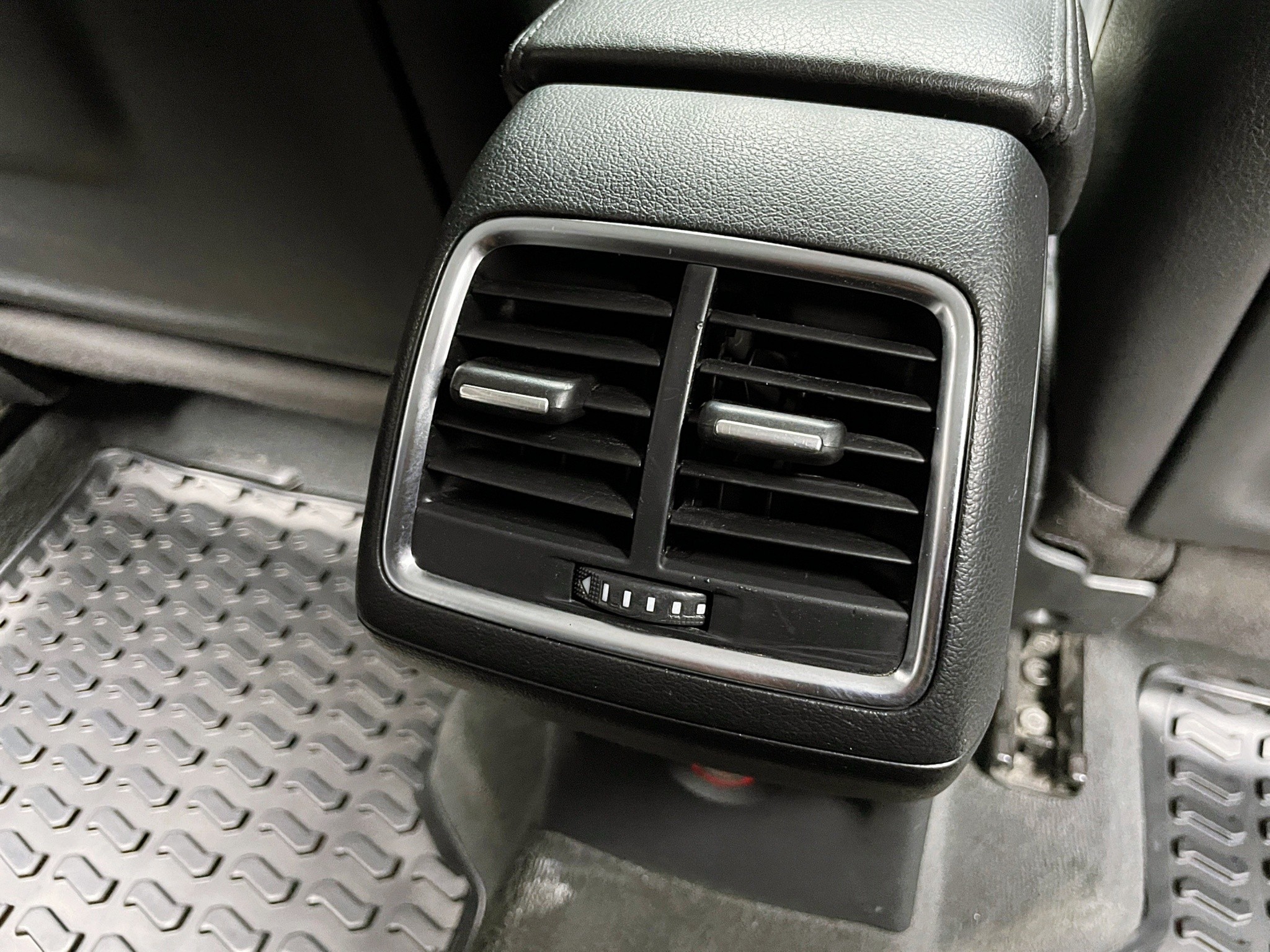 可回原廠 2014 Audi Q3 40TFSI Quattro『小李經理』元禾國際車業/特價中/一鍵就到  第7張相片