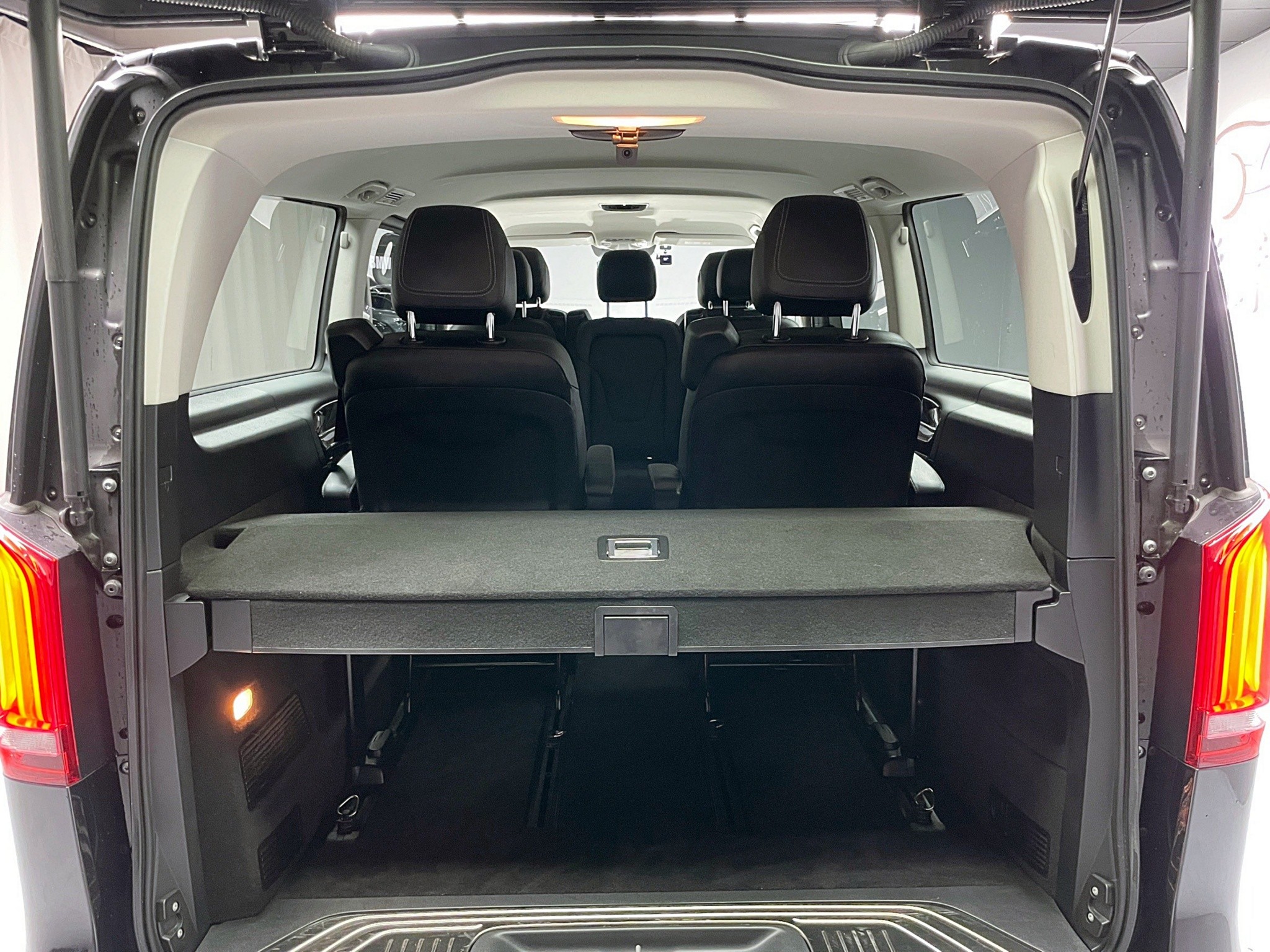 可回原廠 2021/22 Benz V300d Avantgarde 七人座 W447型『小李經理』元禾國際車業/特價中/一鍵就到  第4張相片