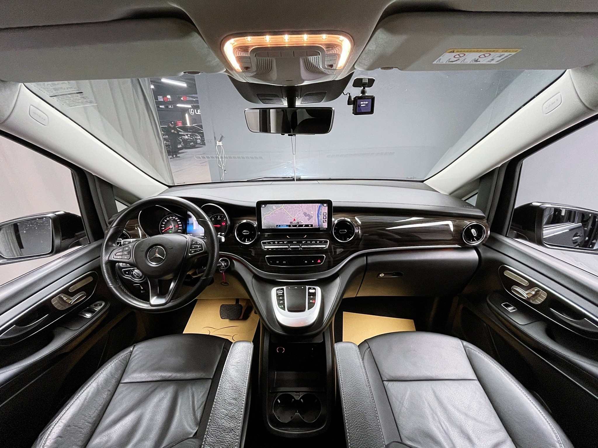可回原廠 2021/22 Benz V300d Avantgarde 七人座 W447型『小李經理』元禾國際車業/特價中/一鍵就到  第8張相片