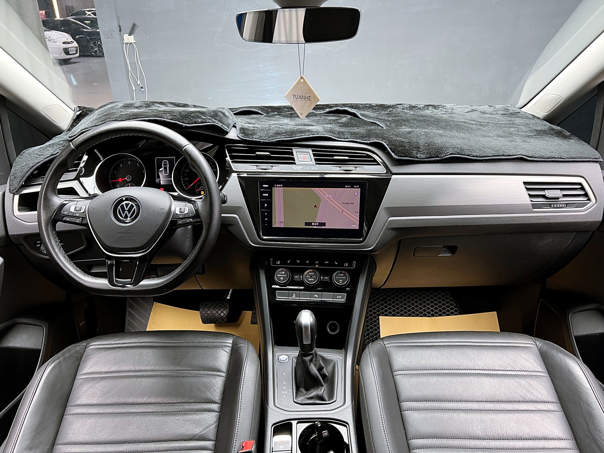 可回原廠 2021 Volkswagen Touran 280TSI Life 七人座『小李經理』元禾國際車業/特價中/一鍵就到  第10張相片