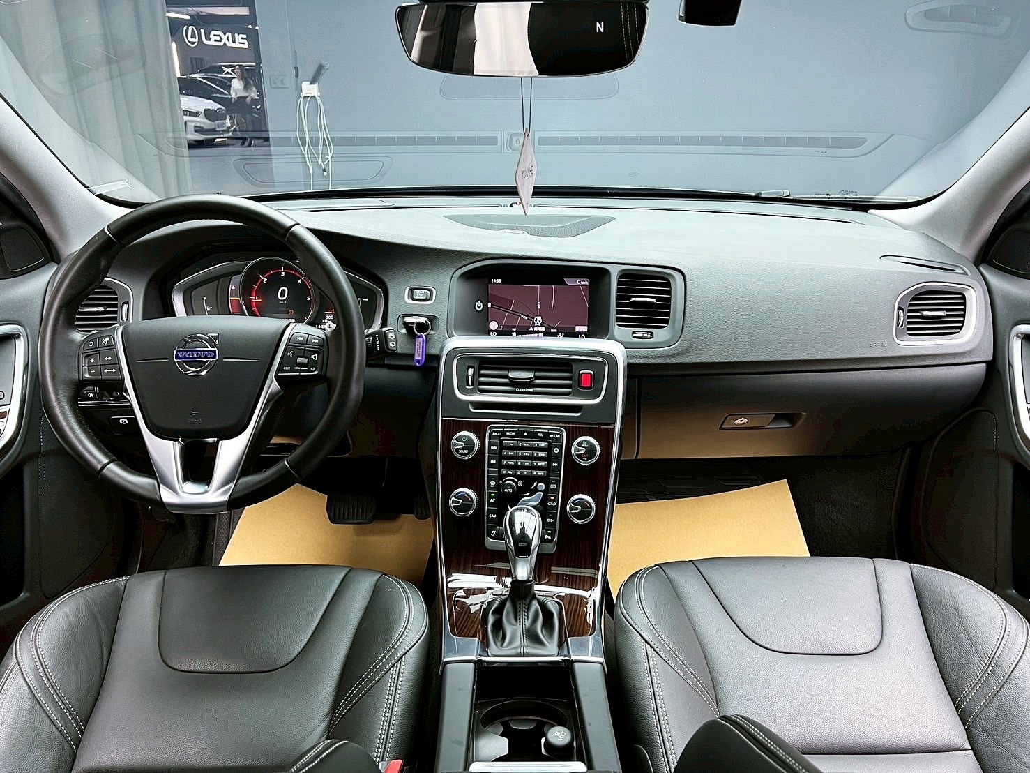 可回原廠 2018 Volvo V60 D3 安全旗艦版『小李經理』元禾國際車業/特價中/一鍵就到  第10張相片