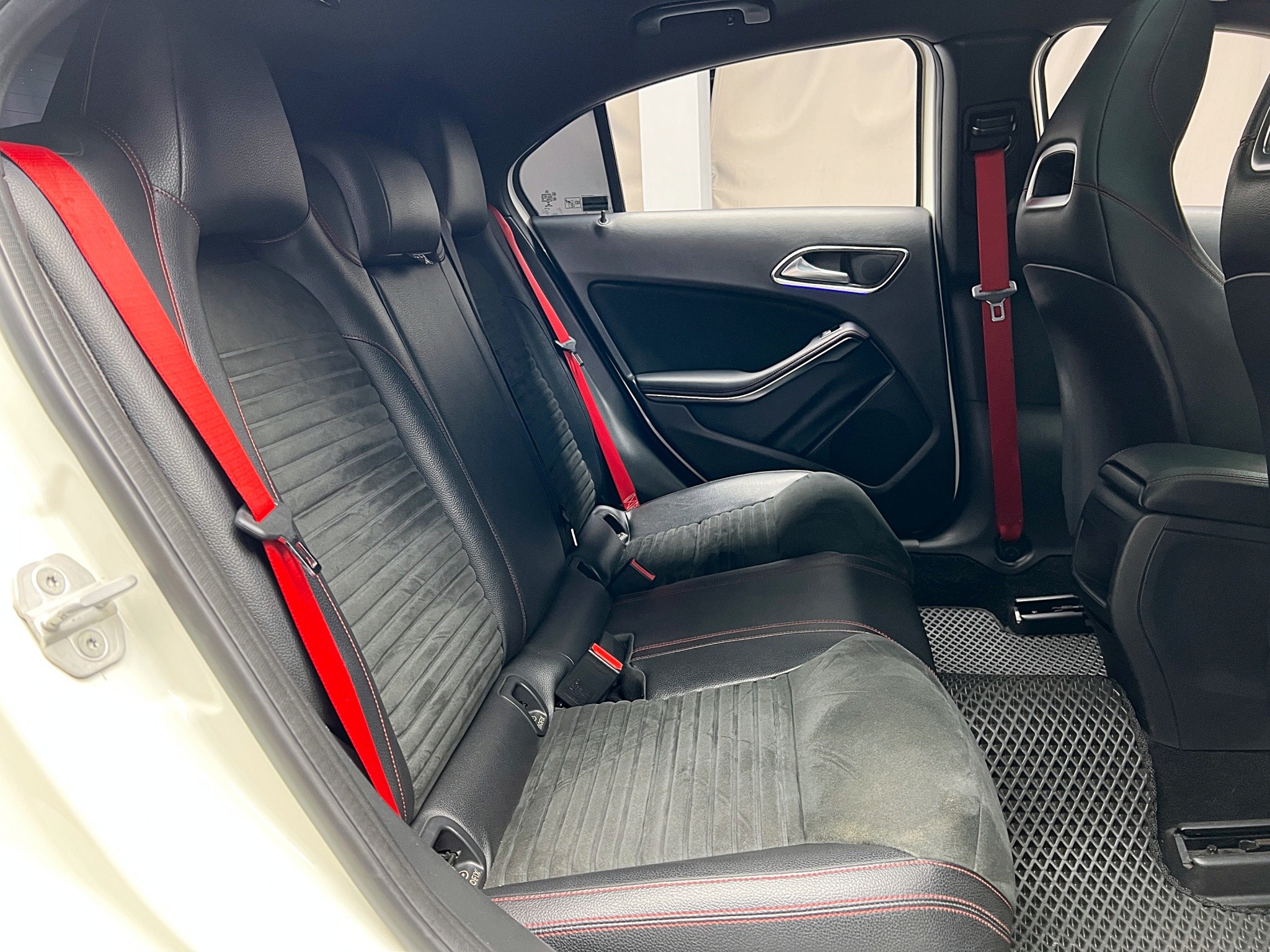 可回原廠 2014/15 Benz A45 AMG 4MATIC W176型『小李經理』元禾國際車業/特價中/一鍵就到  第3張相片