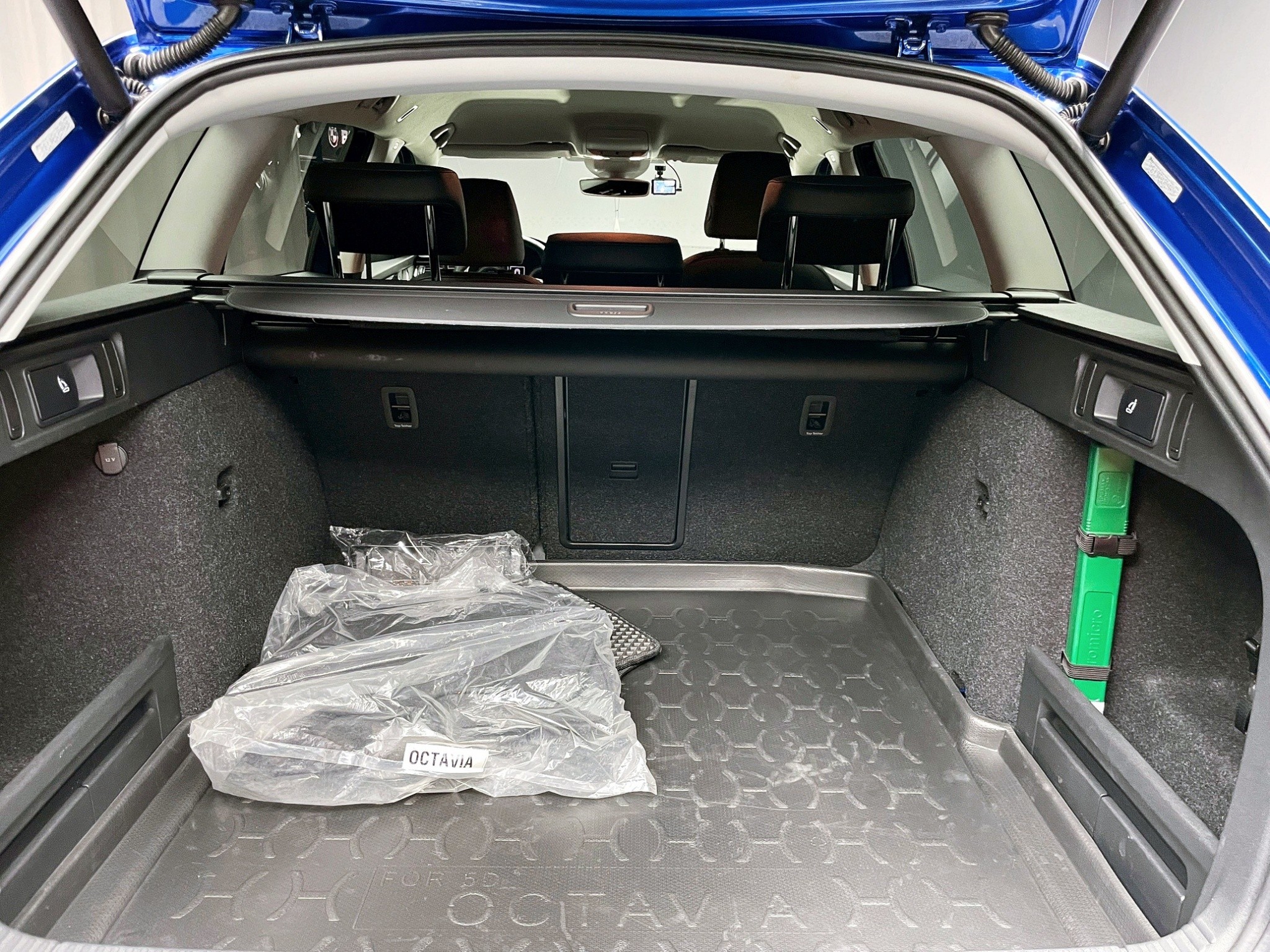 可回原廠 2020 Skoda Octavia Combi TSI『小李經理』元禾國際車業/特價中/一鍵就到  第8張相片