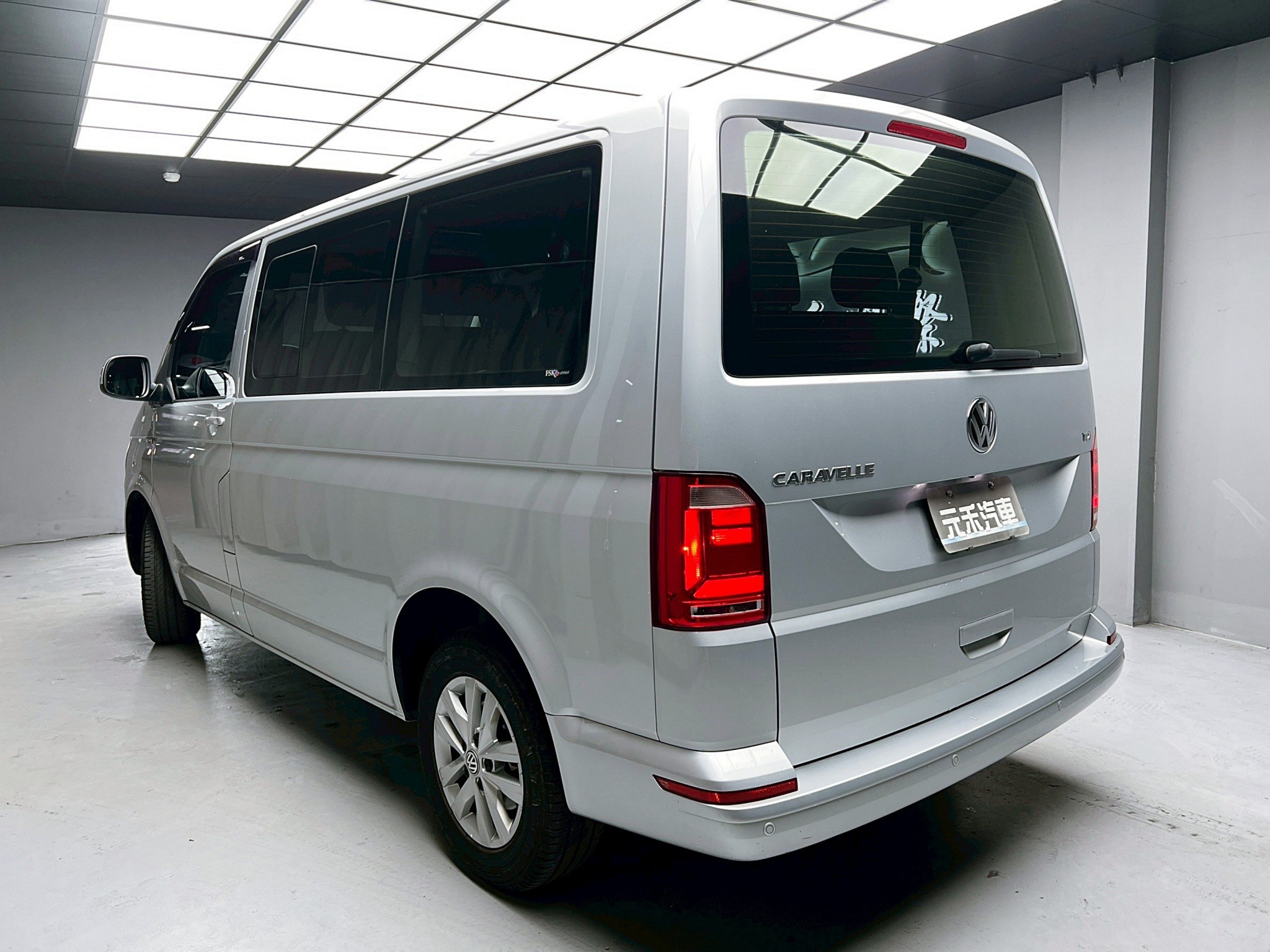 可回原廠  2017 Volkswagen T6 Caravelle TDI 110kW 八人座『小李經理』元禾國際車業/特價中/一鍵就到  第9張相片
