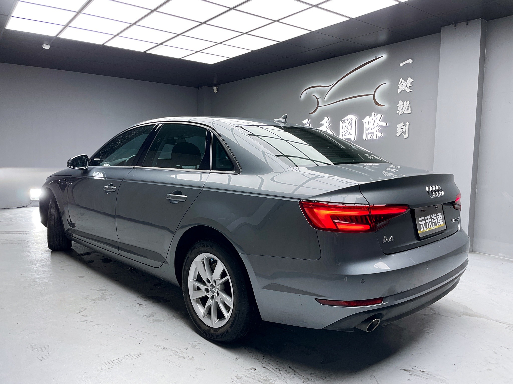 可回原廠 2016/17 Audi A4 Sedan 30TFSI B9『小李經理』元禾國際車業/特價中/一鍵就到  第10張相片