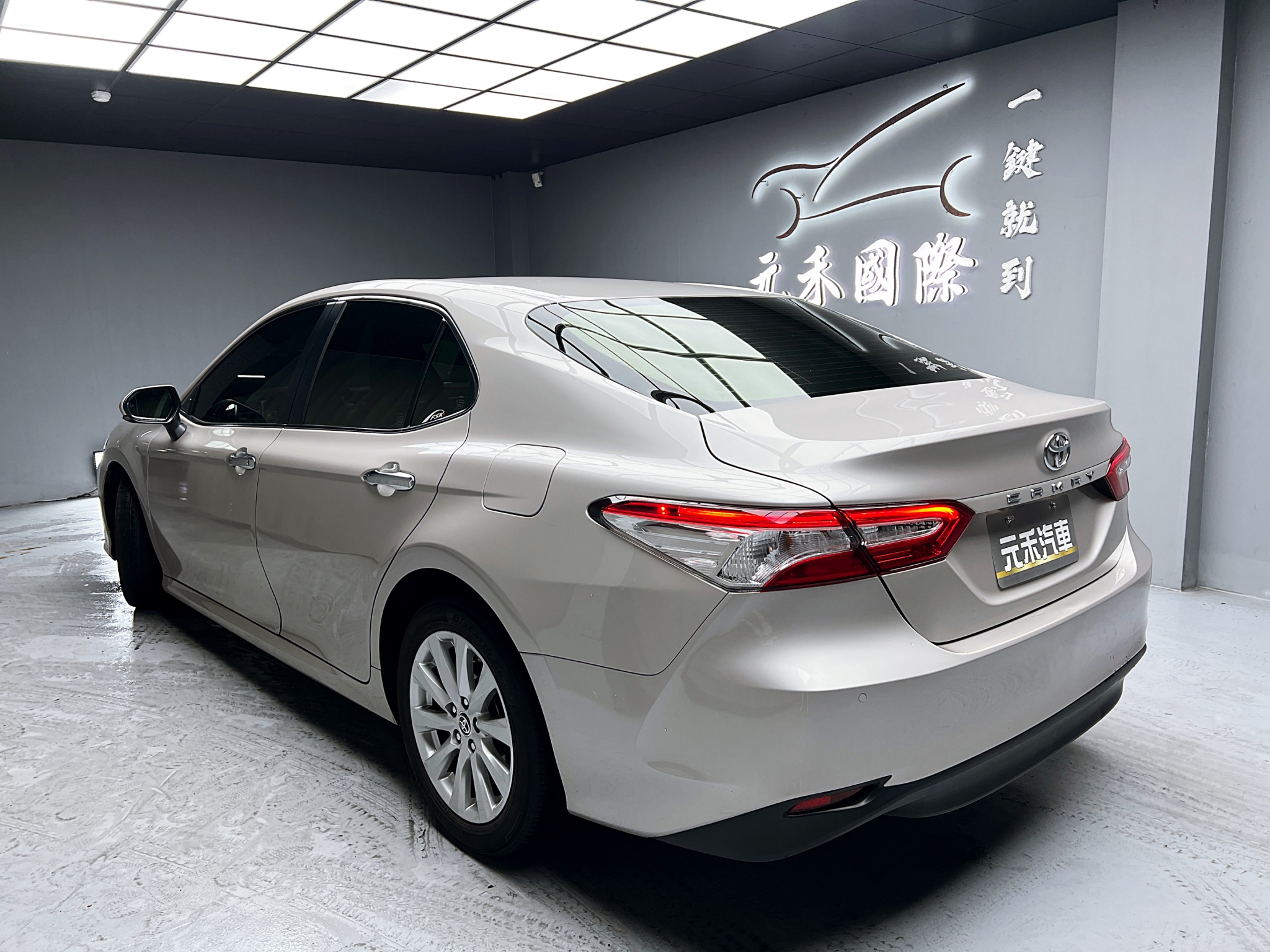 可回原廠 2020 Toyota Camry 豪華版『小李經理』元禾國際車業/特價中/一鍵就到  第3張相片