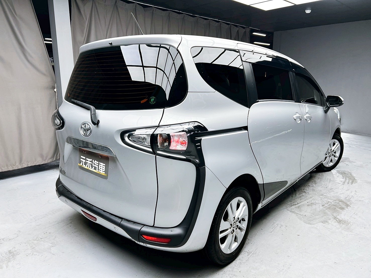可回原廠 2020 Toyota Sienta 五人座豪華版『小李經理』元禾國際車業/特價中/一鍵就到  第17張相片