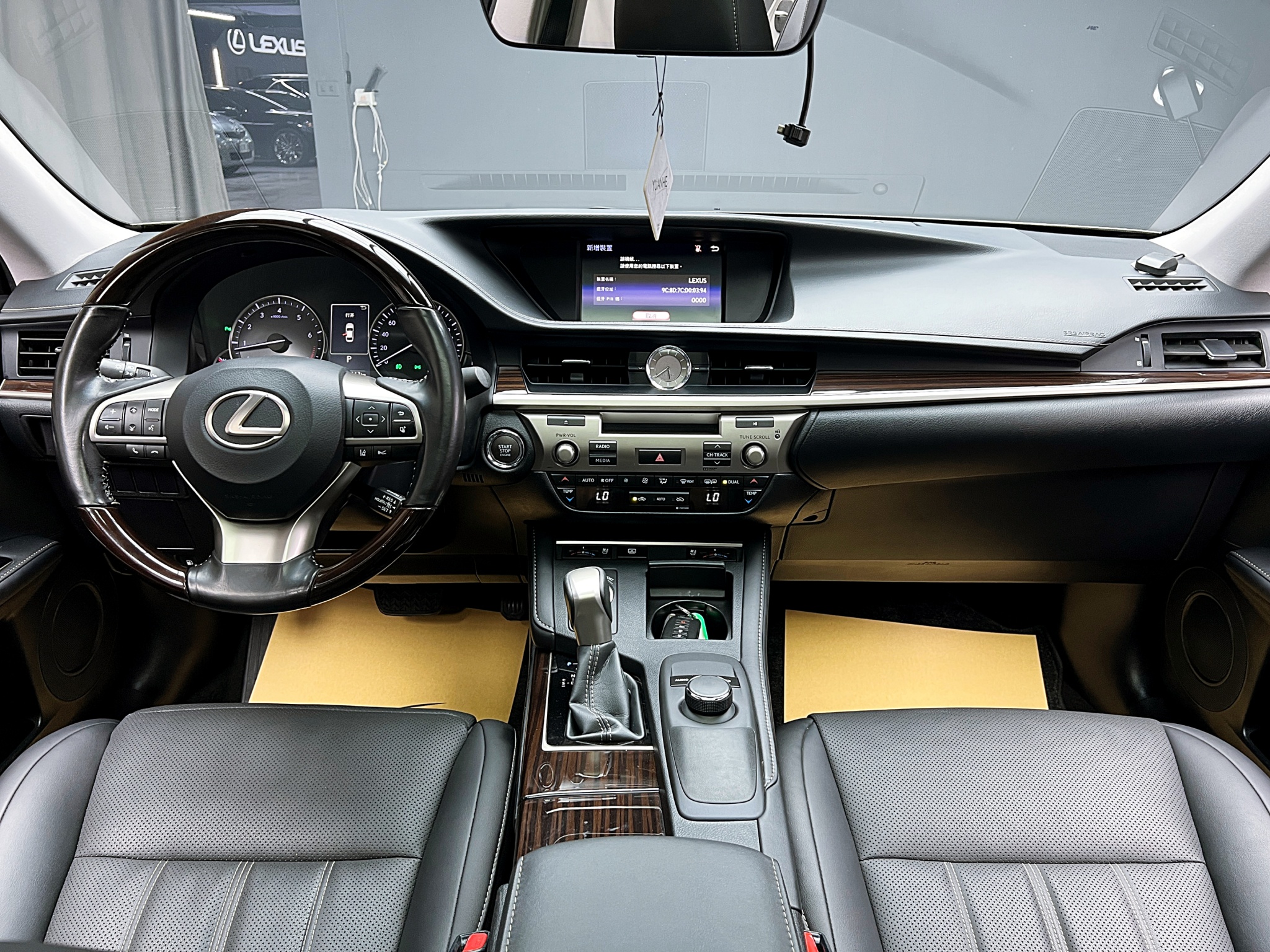 可回原廠 2016/17 Lexus ES200 頂級版『小李經理』元禾國際車業/特價中/一鍵就到  第11張相片