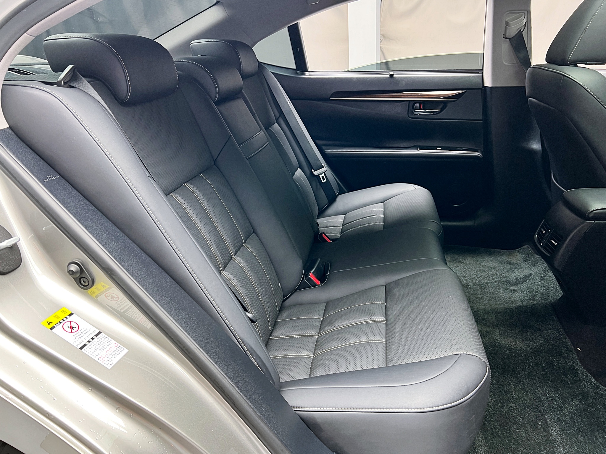 可回原廠 2016/17 Lexus ES200 頂級版『小李經理』元禾國際車業/特價中/一鍵就到  第14張相片