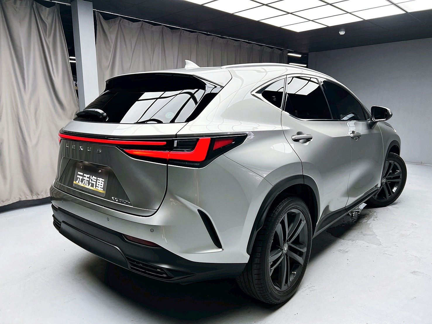 可回原廠 2022 Lexus NX350h 頂級版『小李經理』元禾國際車業/特價中/一鍵就到  第19張相片