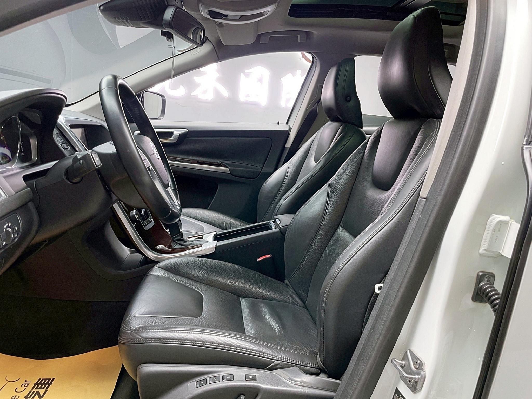 可回原廠 2013/14 Volvo XC60 T5 旗艦版『小李經理』元禾國際車業/特價中/一鍵就到  第10張相片