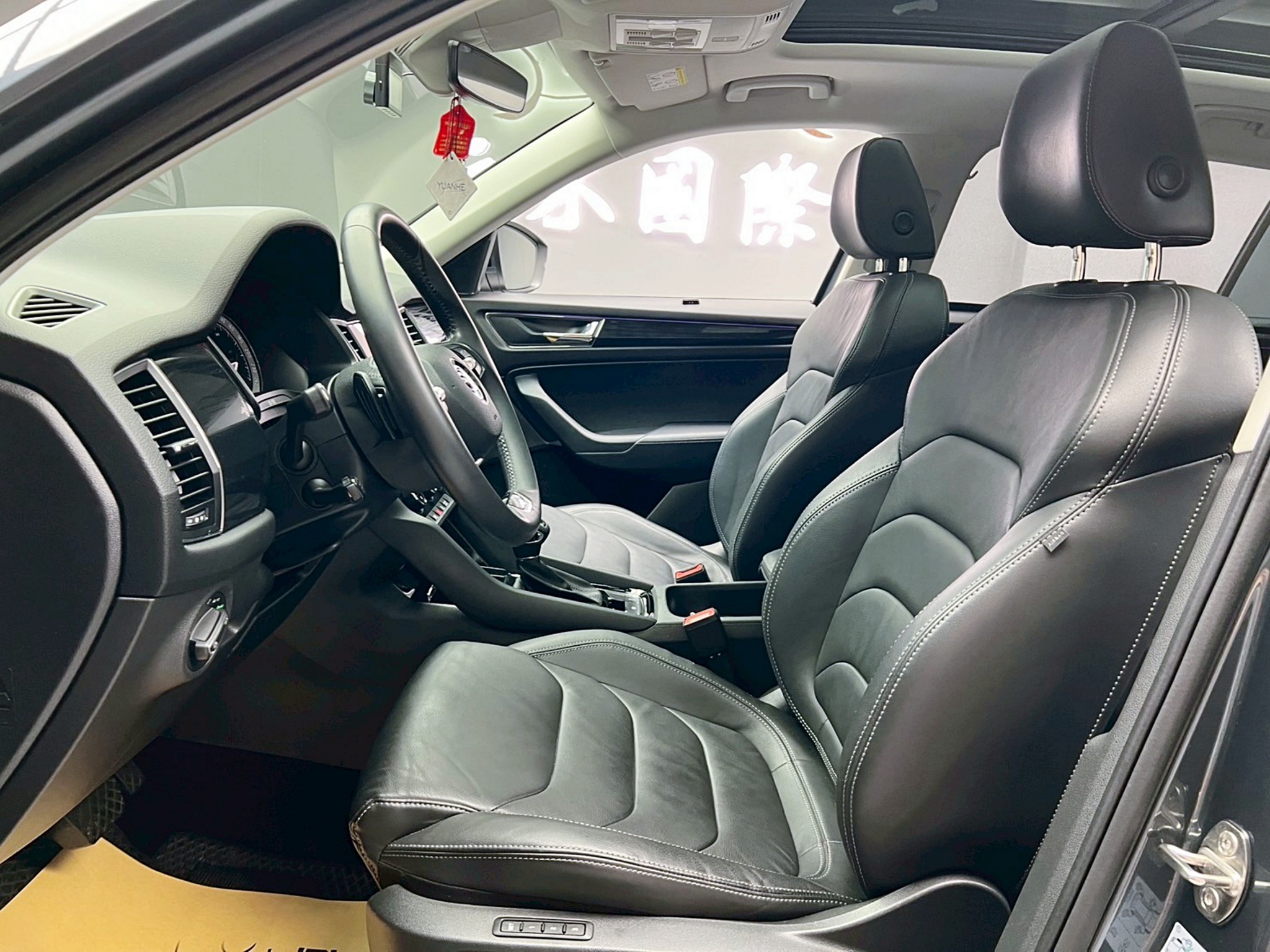 可回原廠 2021 Skoda Kodiaq TSI 4x4 七人座尊榮版『小李經理』元禾國際車業/特價中/一鍵就到  第10張相片