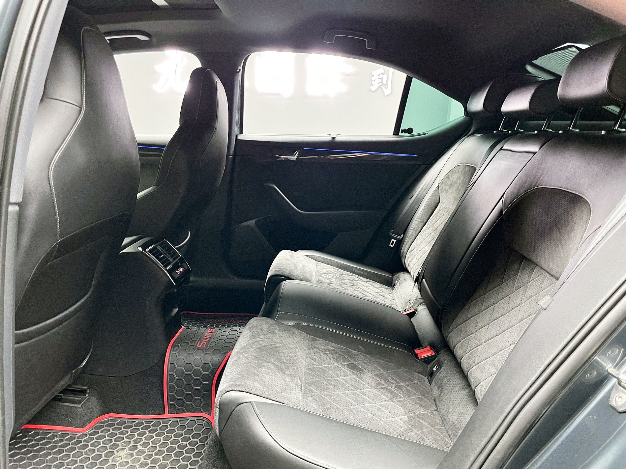 可回原廠 2019 Skoda Superb Sedan Sportline TSI『小李經理』元禾國際車業/特價中/一鍵就到  第12張相片