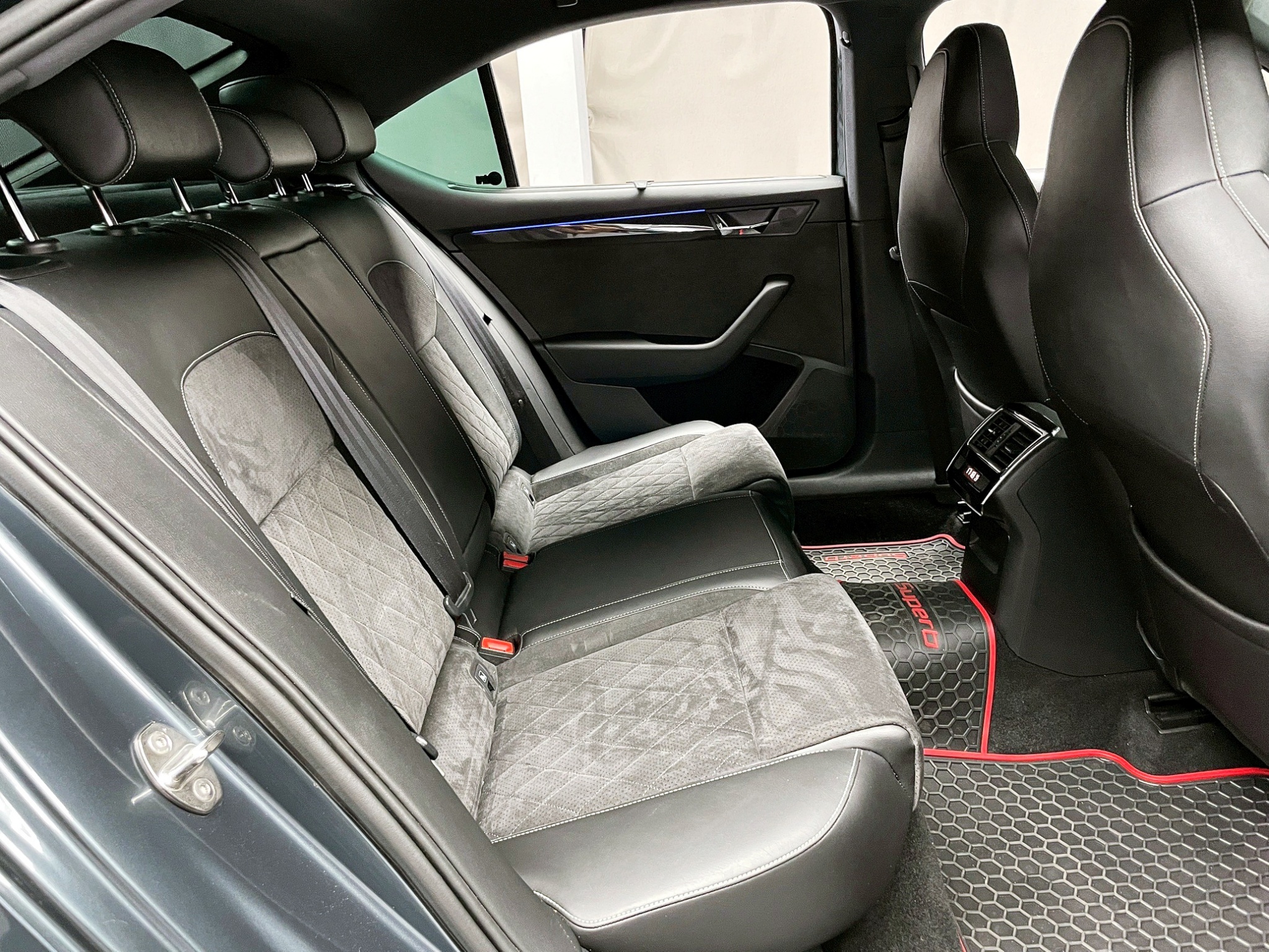 可回原廠 2019 Skoda Superb Sedan Sportline TSI『小李經理』元禾國際車業/特價中/一鍵就到  第13張相片