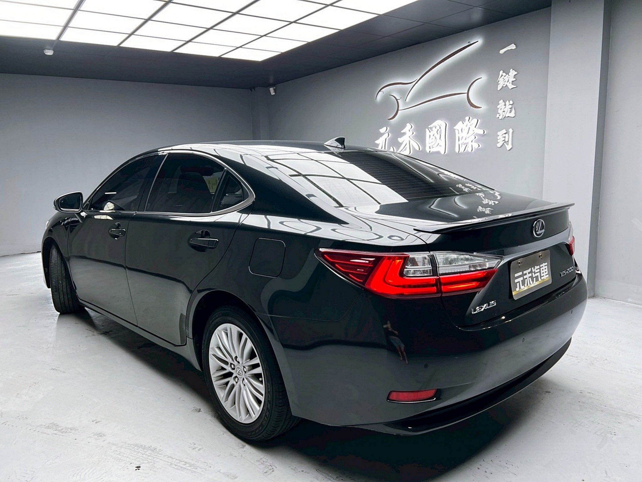 可回原廠 2016/17 Lexus ES200 旗艦版『小李經理』元禾國際車業/特價中/一鍵就到  第7張相片