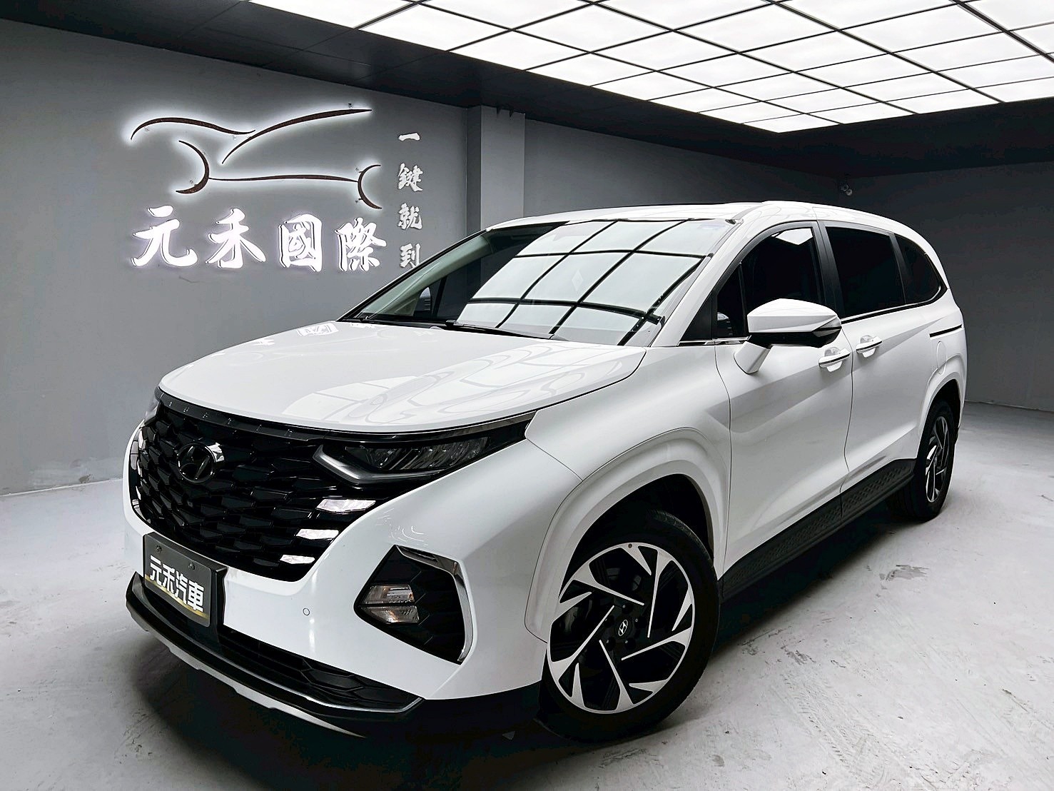 可回原廠 2023 Hyundai Custin GLT-A 七人座旗艦版『小李經理』元禾國際車業/特價中/一鍵就到  第1張相片