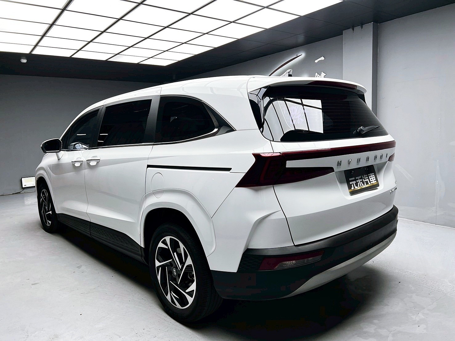 可回原廠 2023 Hyundai Custin GLT-A 七人座旗艦版『小李經理』元禾國際車業/特價中/一鍵就到  第4張相片
