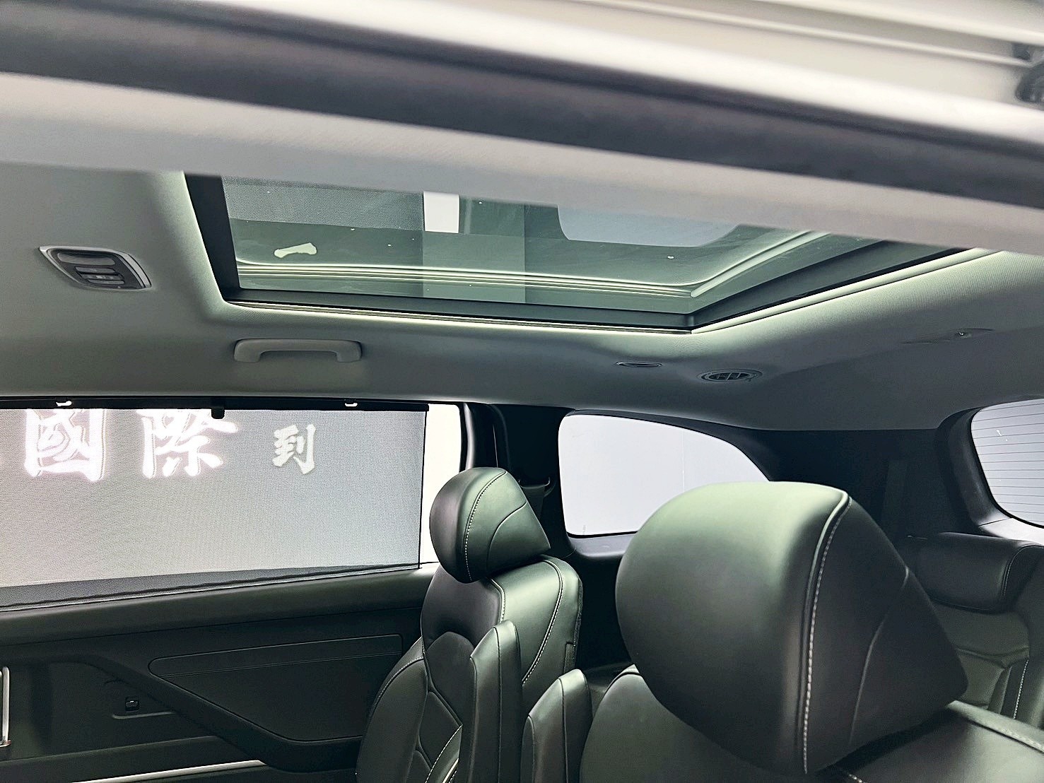 可回原廠 2023 Hyundai Custin GLT-A 七人座旗艦版『小李經理』元禾國際車業/特價中/一鍵就到  第6張相片