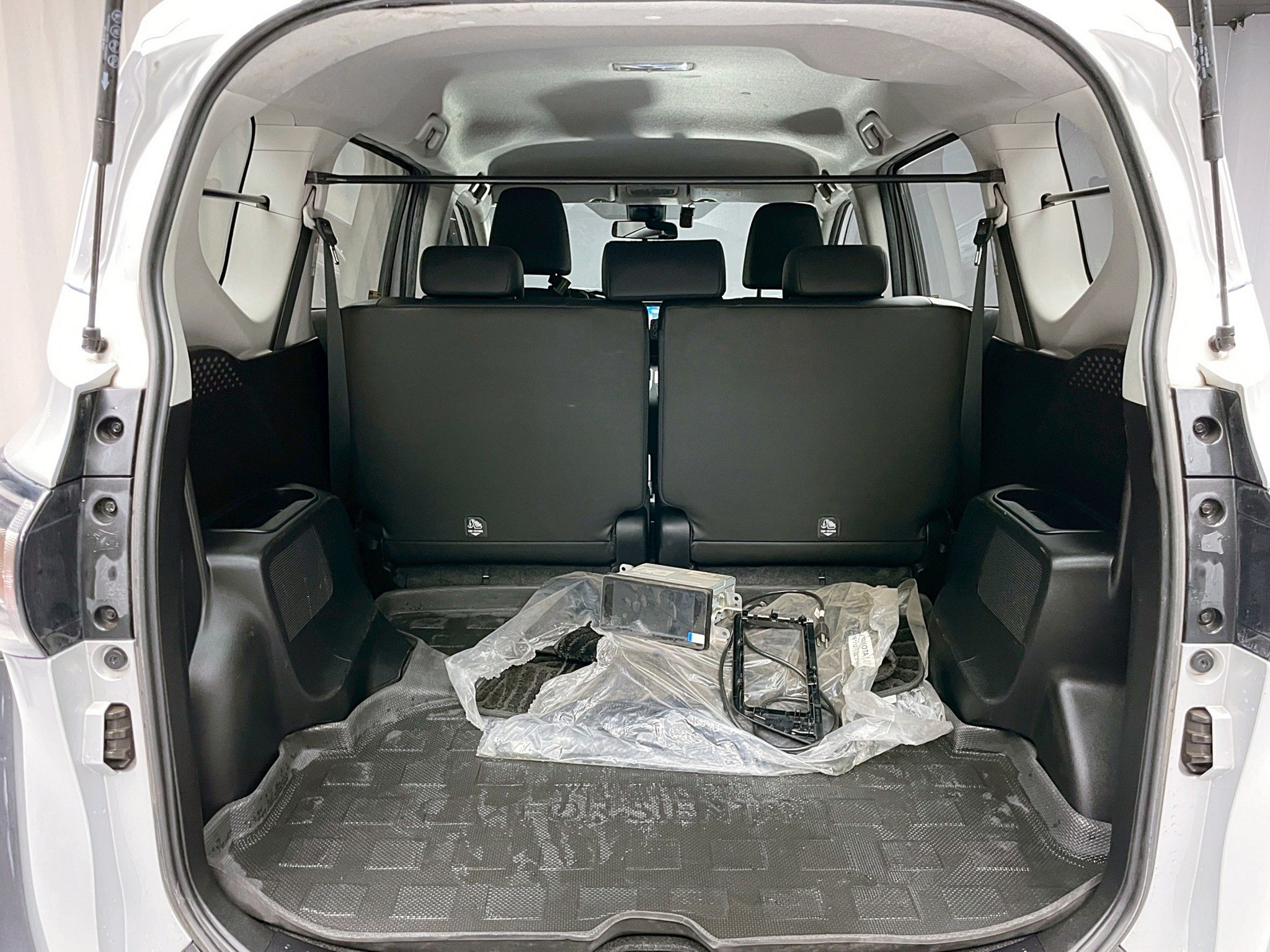 可回原廠 2022 Toyota Sienta 5人座豪華＋『小李經理』元禾國際車業/特價中/一鍵就到  第4張相片