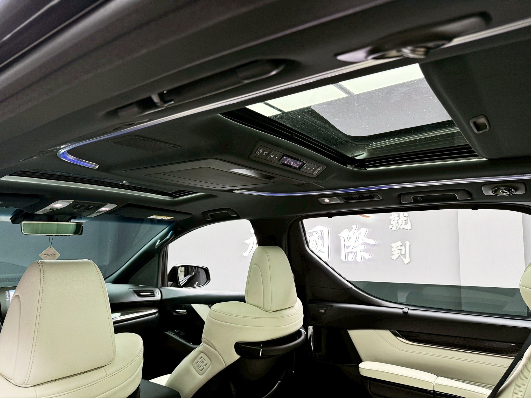可回原廠 2022 Lexus LM300h 七人座『小李經理』元禾國際車業/特價中/一鍵就到  第10張相片