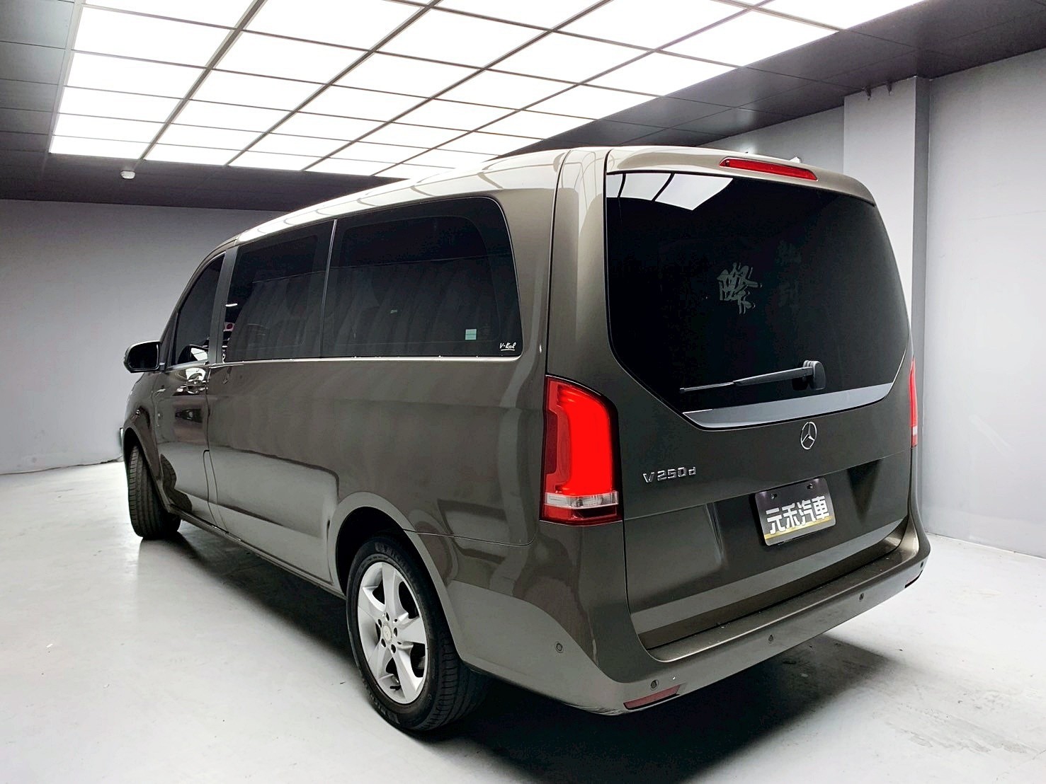 可回原廠 2017 Benz V250d Avantgarde 七人座 W447型『小李經理』元禾國際車業/特價中/一鍵就到  第5張相片