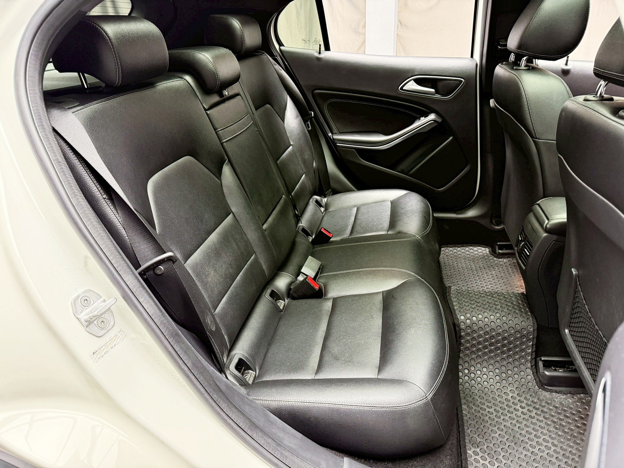可回原廠 2015 Benz GLA250 4MATIC X156型『小李經理』元禾國際車業/特價中/一鍵就到  第4張相片