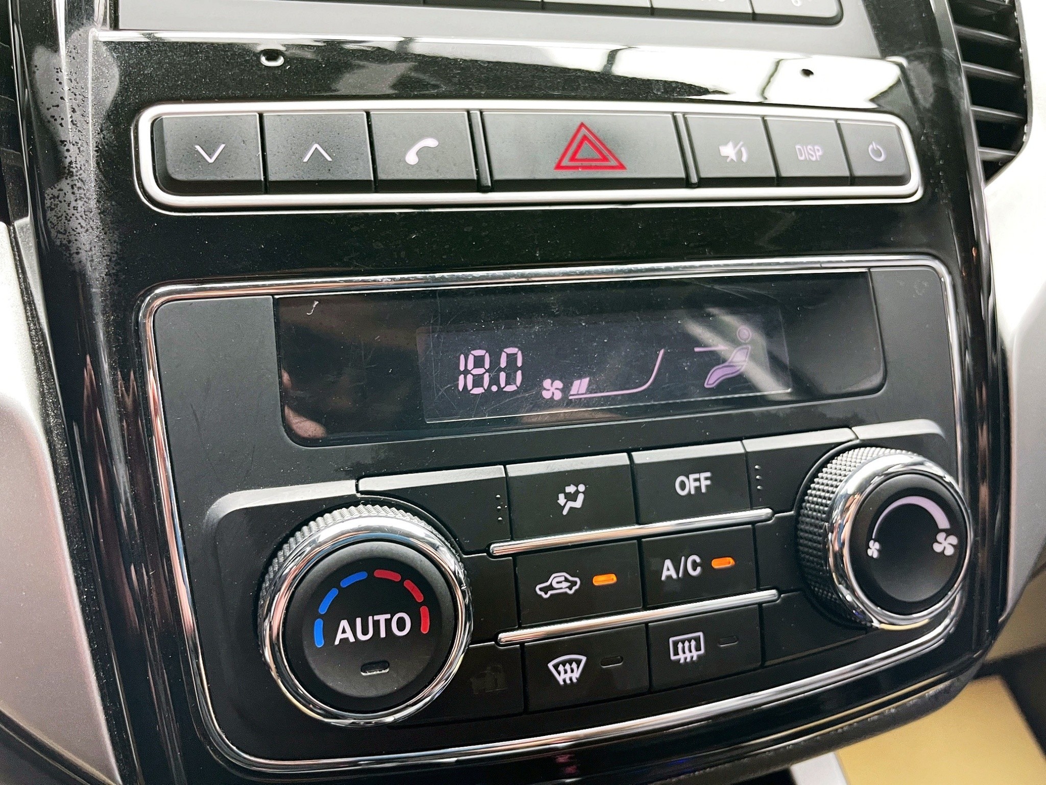 可回原廠 2017/18 Mitsubishi Grand Lancer 驚嘆型『小李經理』元禾國際車業/特價中/一鍵就到  第8張相片