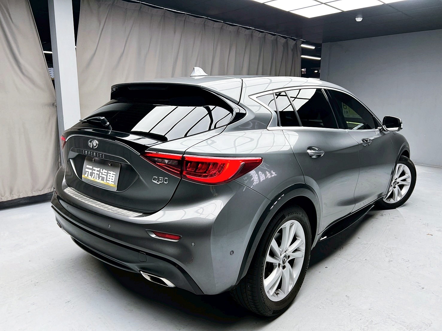 可回原廠 2018 Infiniti Q30 風尚版『小李經理』元禾國際車業/特價中/一鍵就到  第19張相片