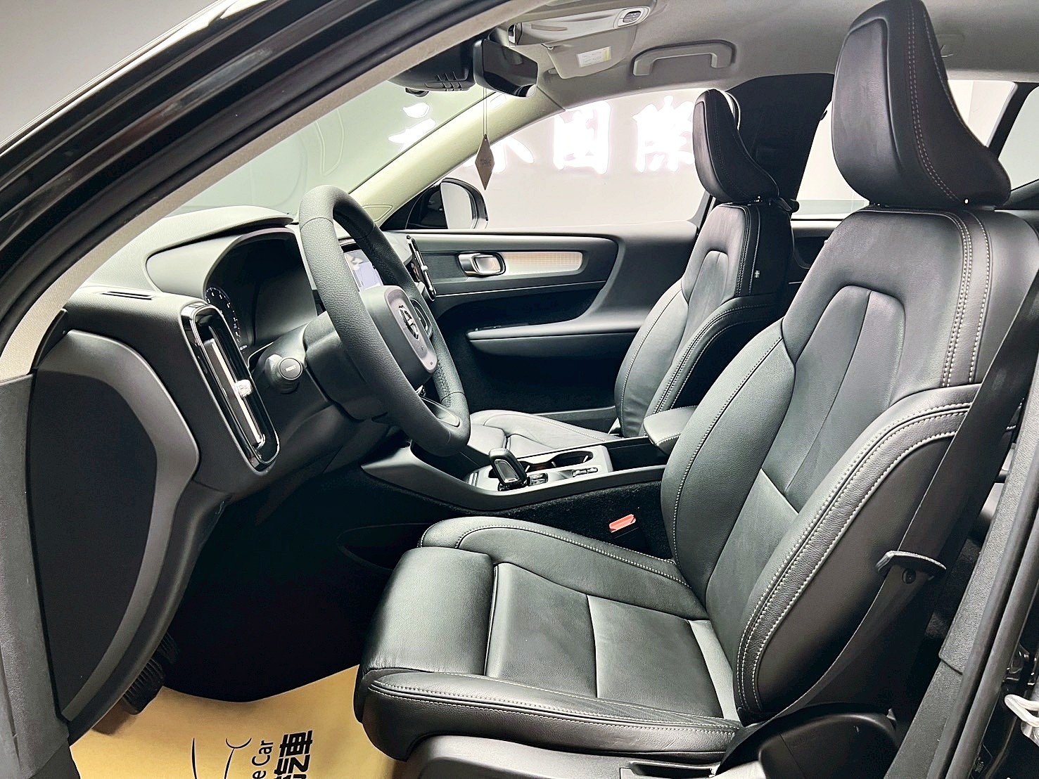 可回原廠 2020 Volvo XC40 T3 Momentum『小李經理』元禾國際車業/特價中/一鍵就到  第9張相片