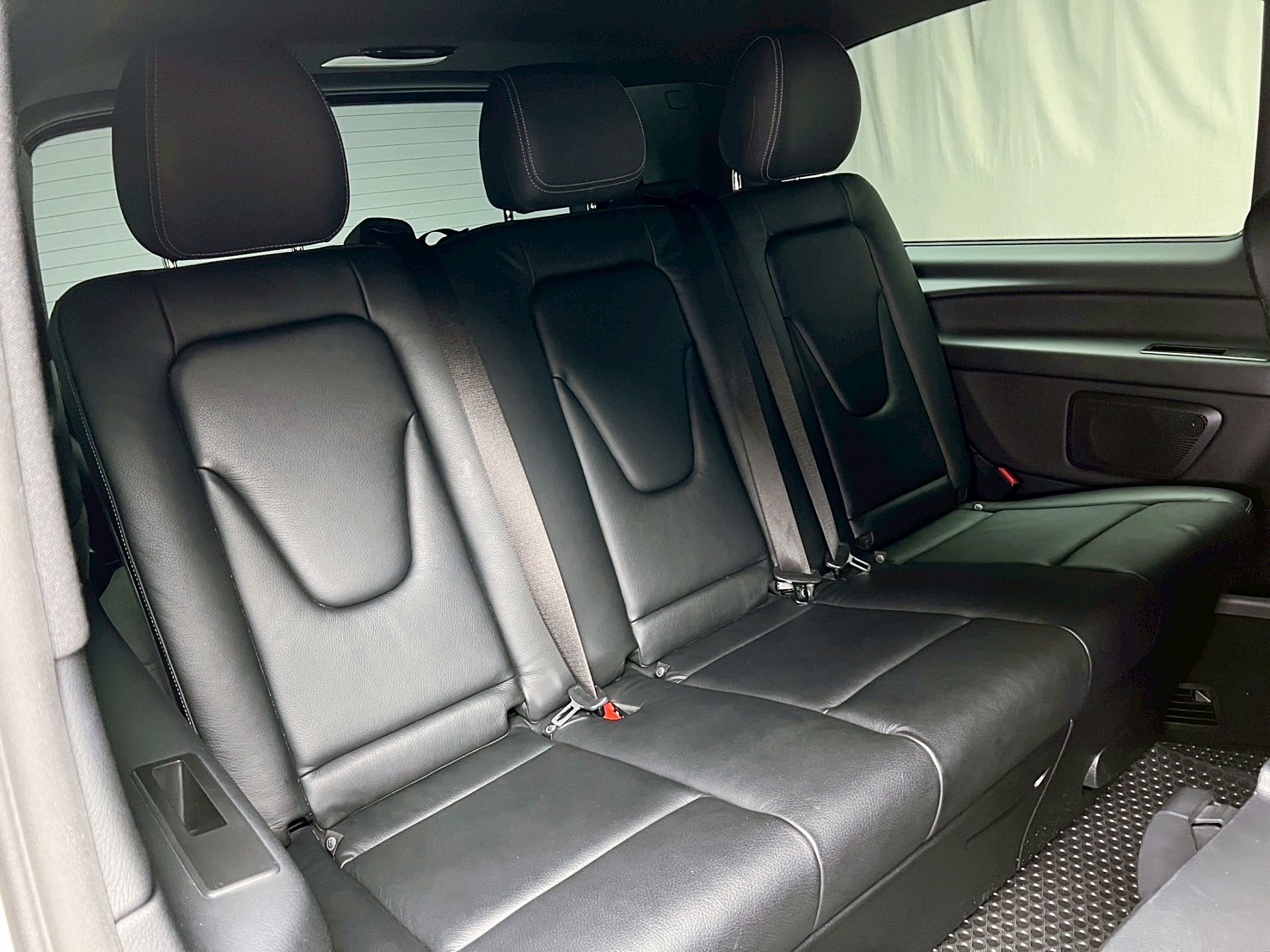 可回原廠 2018 Benz V250d Avantgarde W447型 七人座『小李經理』元禾國際車業/特價中/一鍵就到  第12張相片