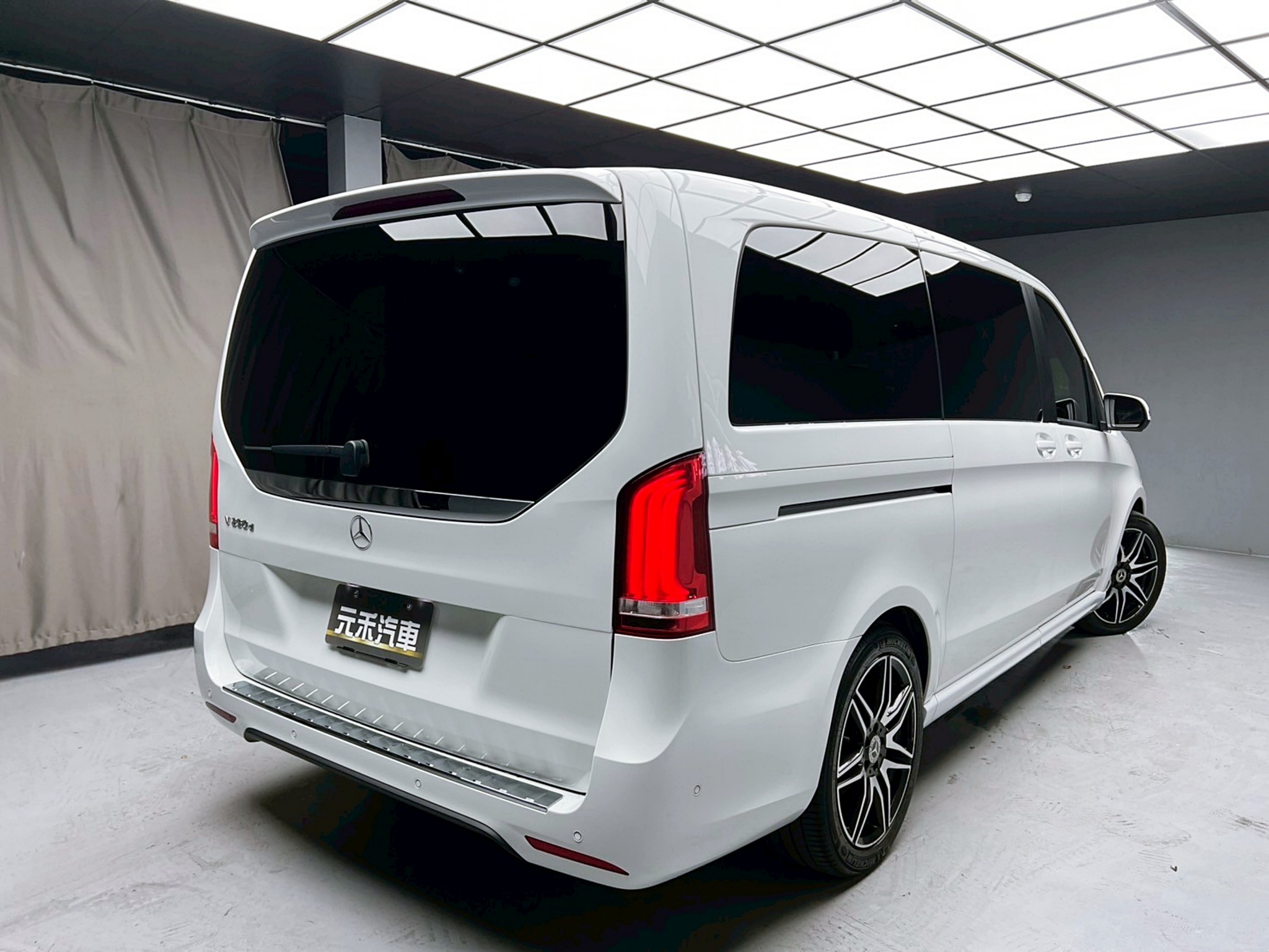 可回原廠 2018 Benz V250d Avantgarde W447型 七人座『小李經理』元禾國際車業/特價中/一鍵就到  第15張相片