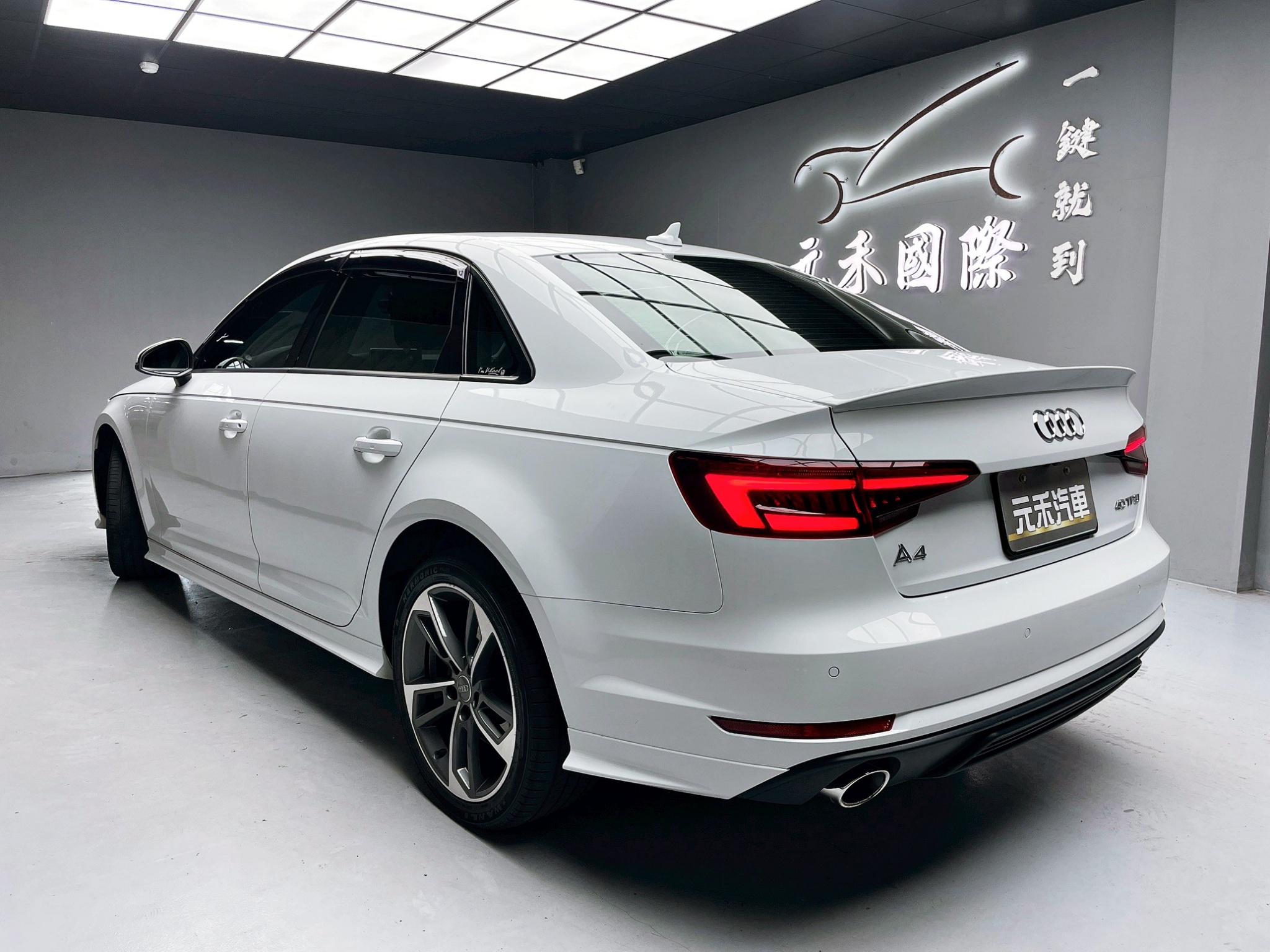 可回原廠 2018 Audi A4 Sedan 40TFSI Premium Plus『小李經理』元禾國際車業/特價中/一鍵就到  第3張相片