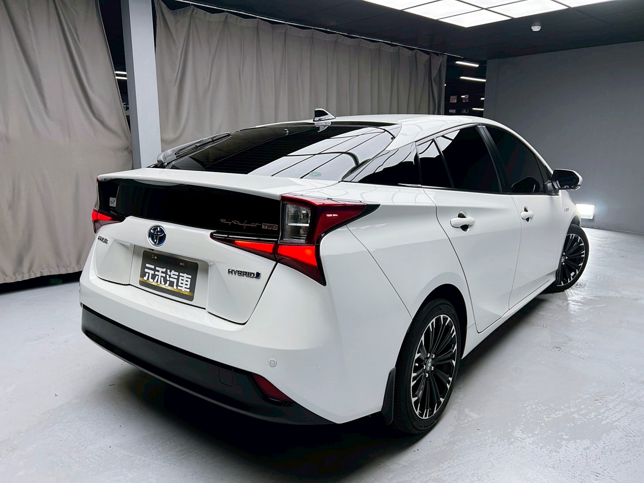 可回原廠 2019/20 Toyota Prius Hybrid『小李經理』元禾國際車業/特價中/一鍵就到  第18張相片