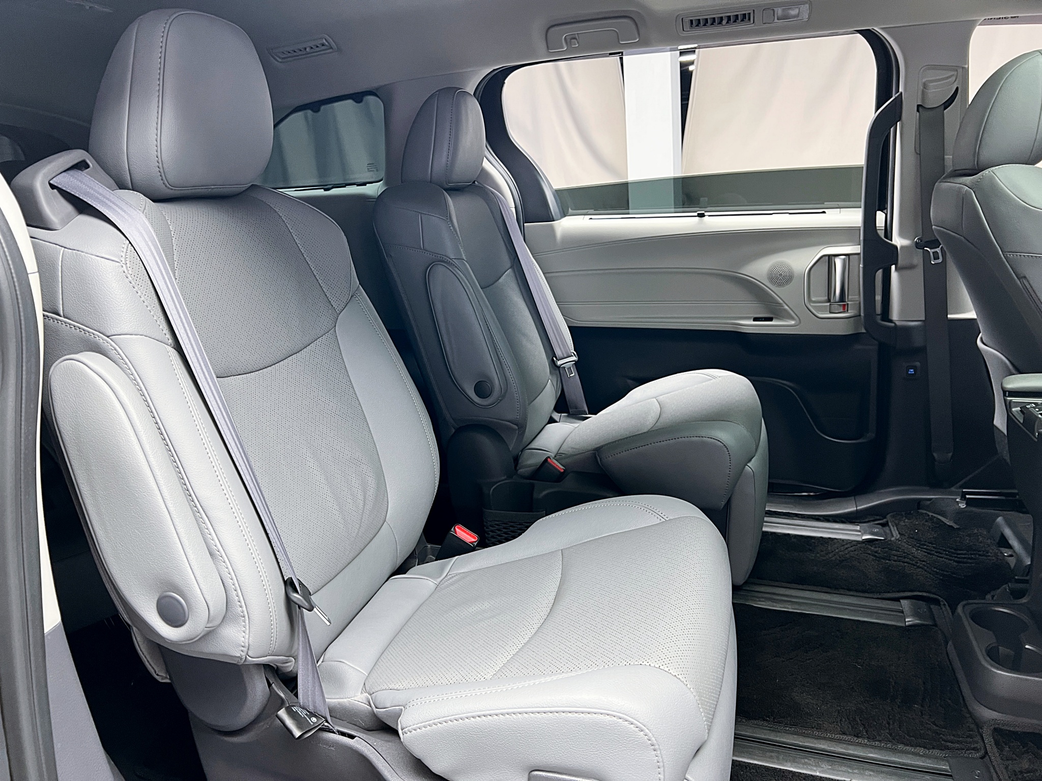 可回原廠 2021 Toyota Sienna Hybrid 七人座鉑金版『小李經理』元禾國際車業/特價中/一鍵就到  第13張相片