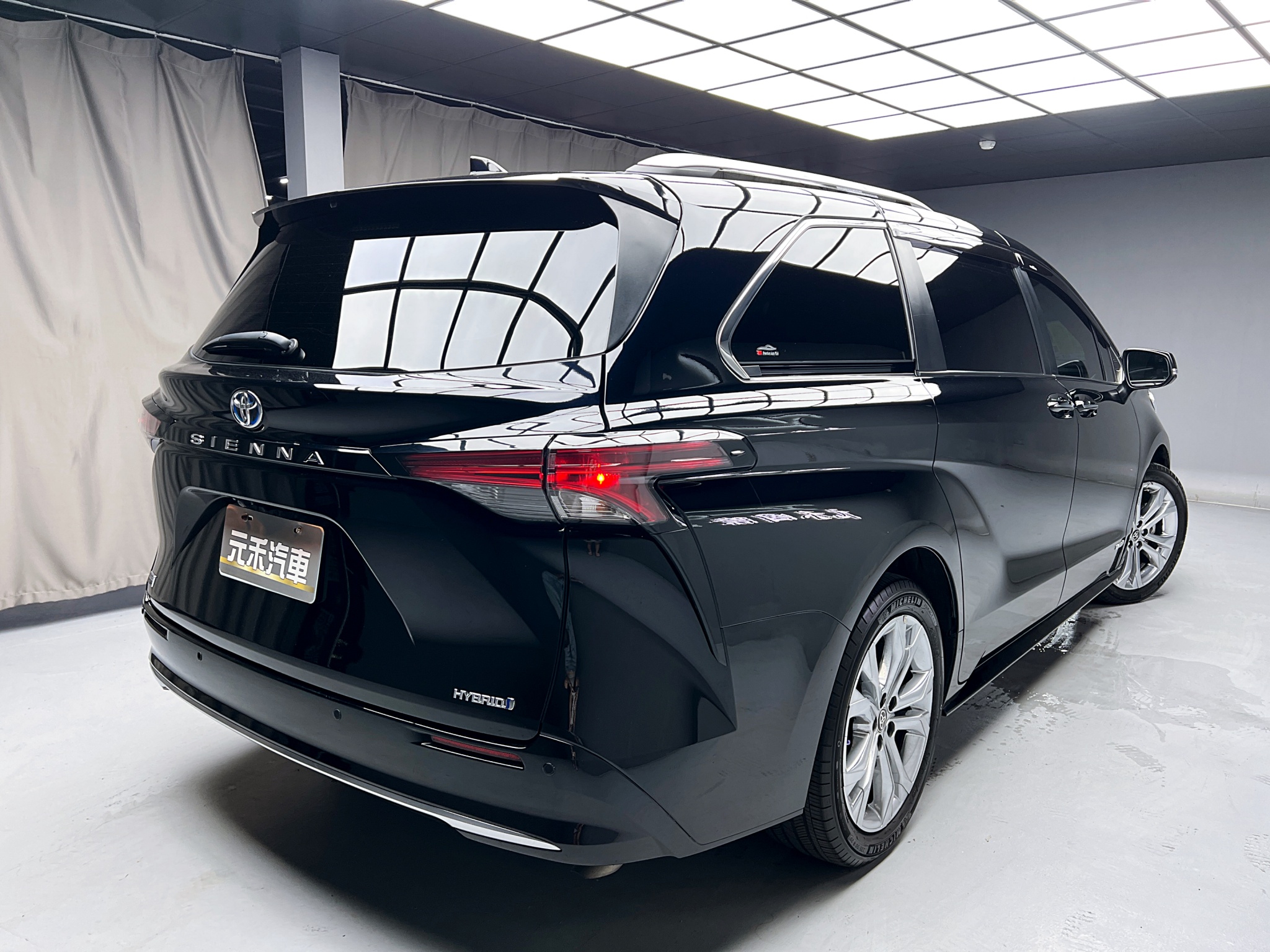 可回原廠 2021 Toyota Sienna Hybrid 七人座鉑金版『小李經理』元禾國際車業/特價中/一鍵就到  第17張相片