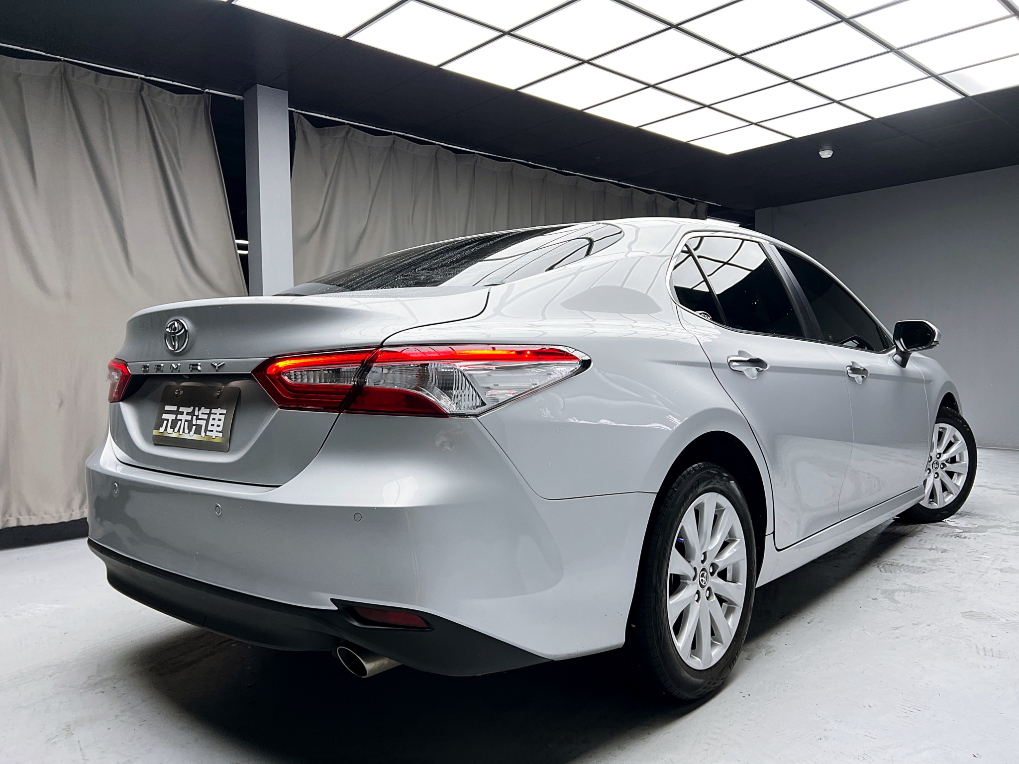 可回原廠 2020 Toyota Camry 豪華版『小李經理』元禾國際車業/特價中/一鍵就到  第17張相片