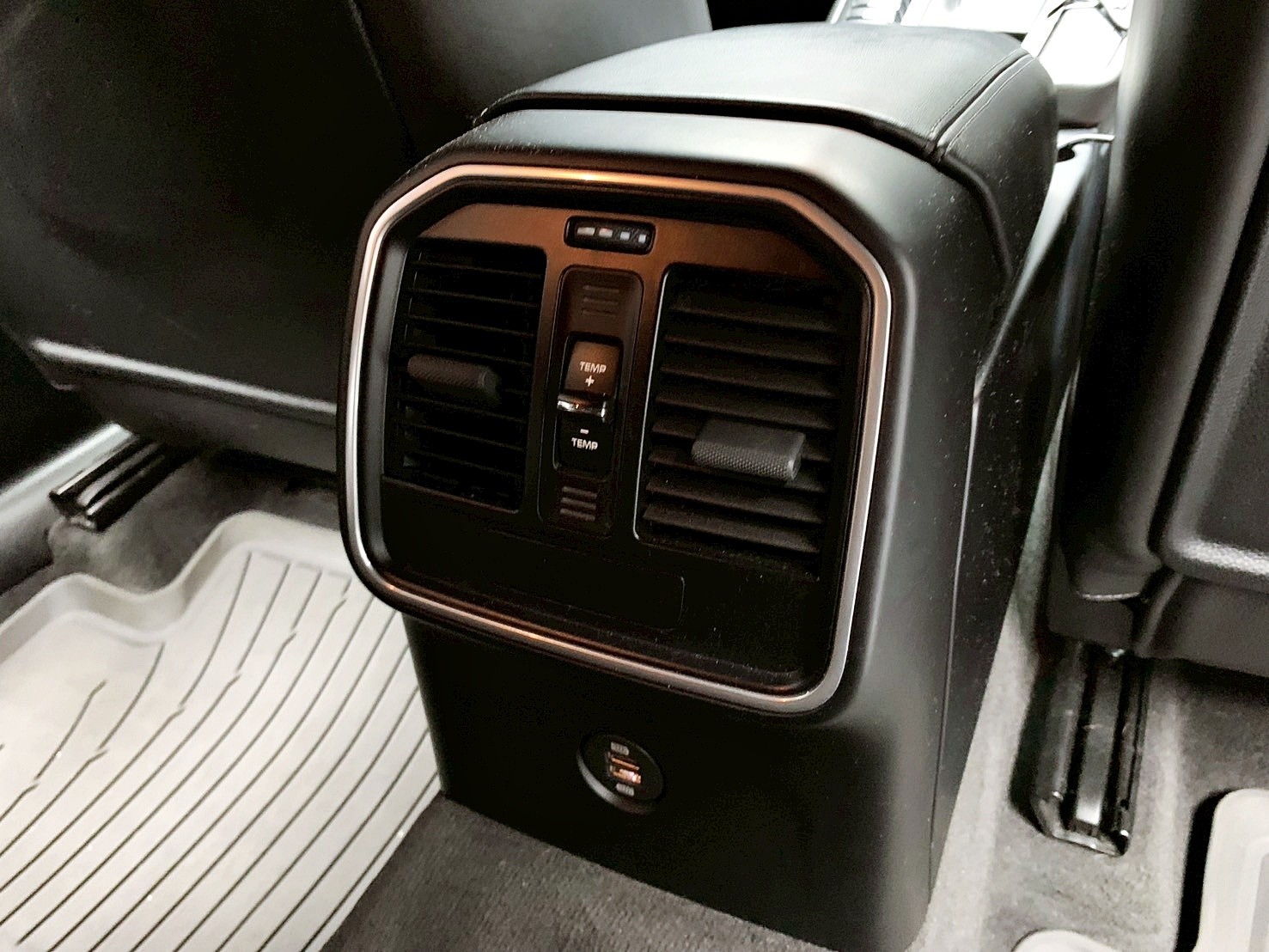 可回原廠 2019 Porsche Macan『小李經理』元禾國際車業/特價中/一鍵就到  第16張相片