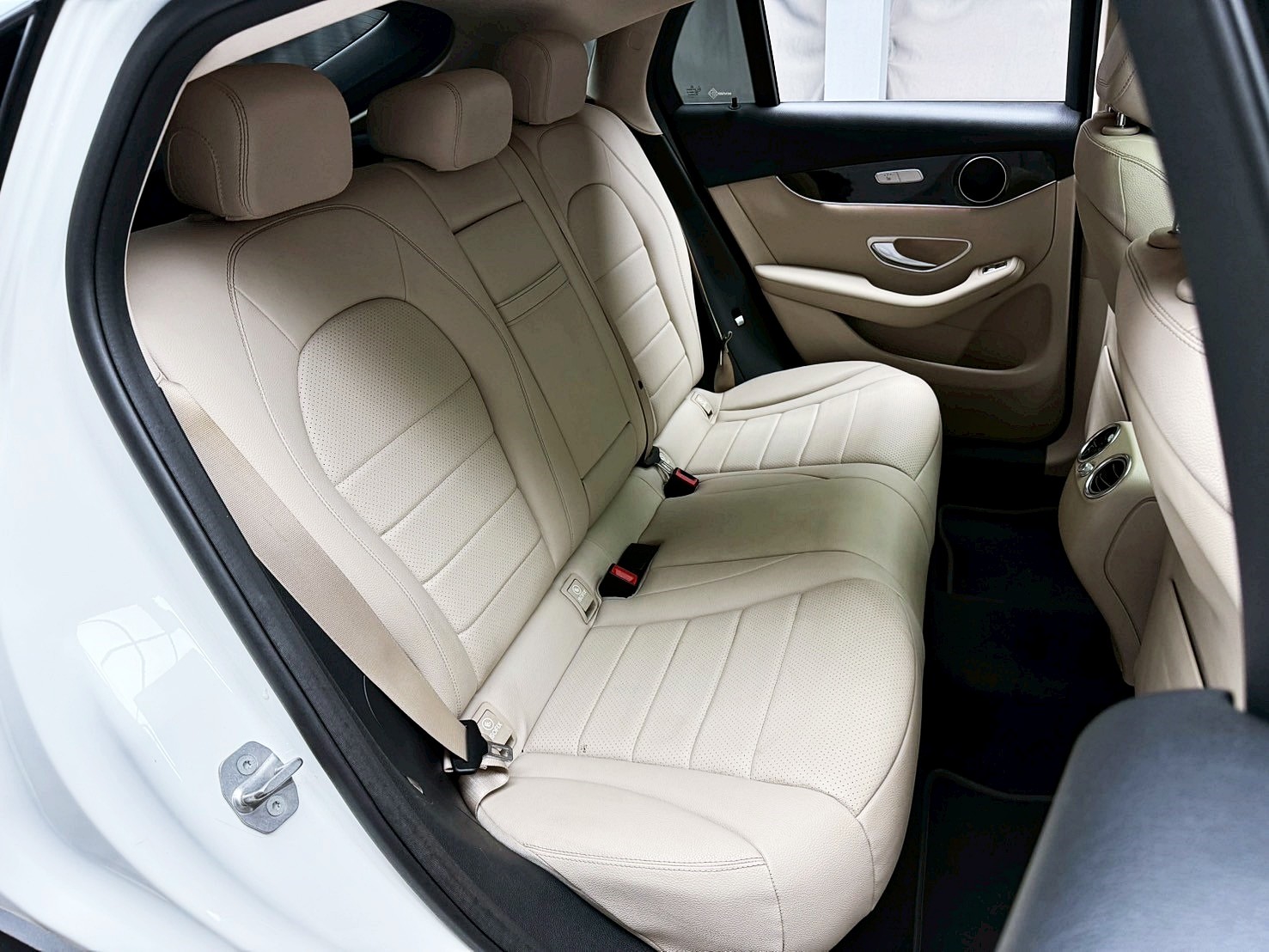 可回原廠 2016/17 Benz GLC300 Coupe AMG 4MATIC C253型『小李經理』元禾國際車業/特價中/一鍵就到  第13張相片