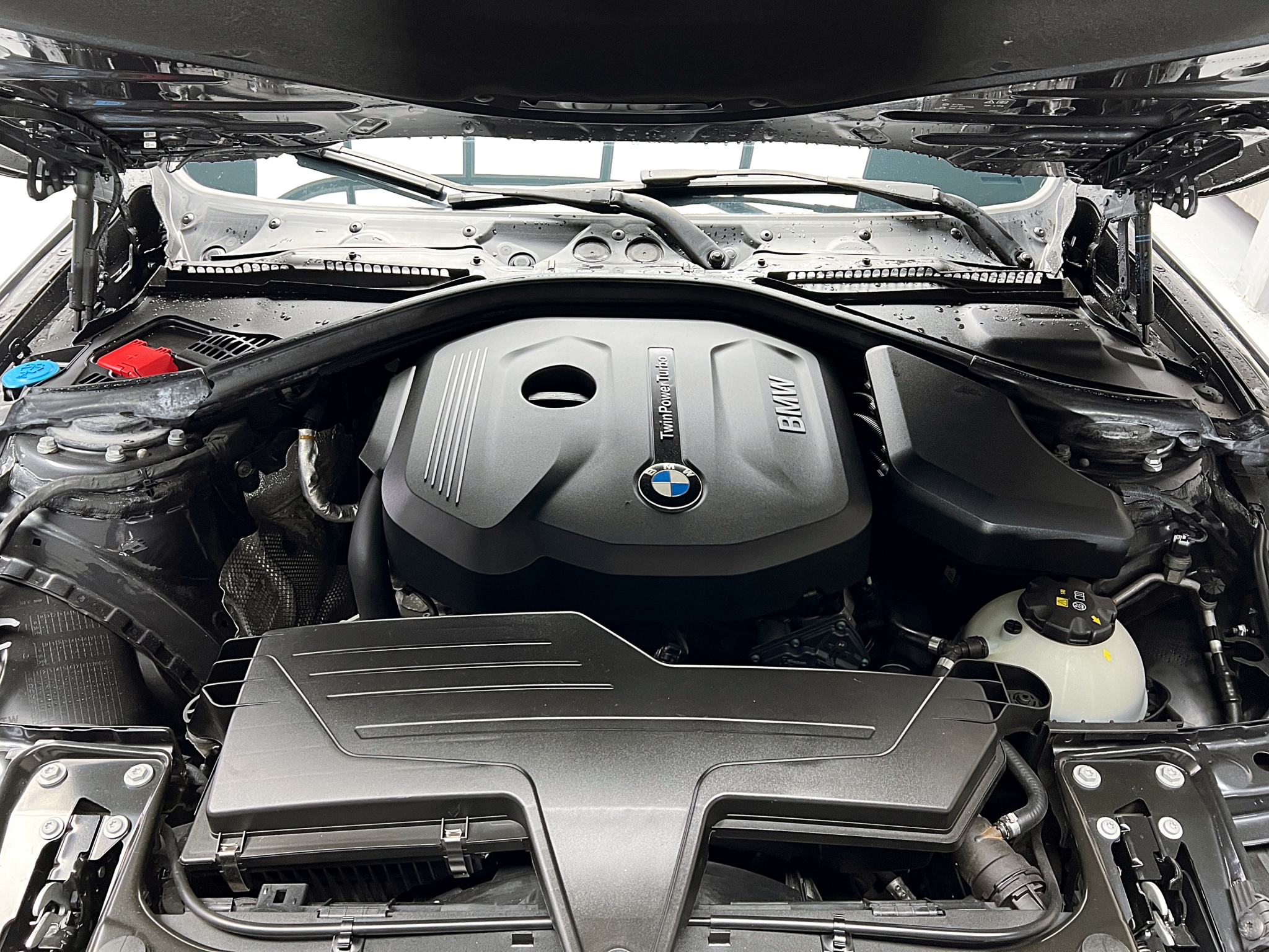可回原廠 2017 BMW 318i Sedan F30型『小李經理』元禾國際車業/特價中/一鍵就到  第17張相片