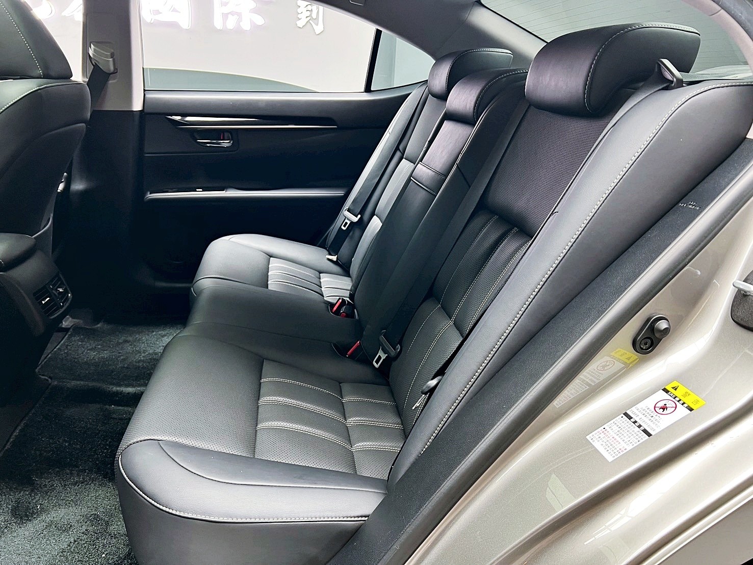 可回原廠 2017 Lexus ES200 豪華版『小李經理』元禾國際車業/特價中/一鍵就到  第10張相片