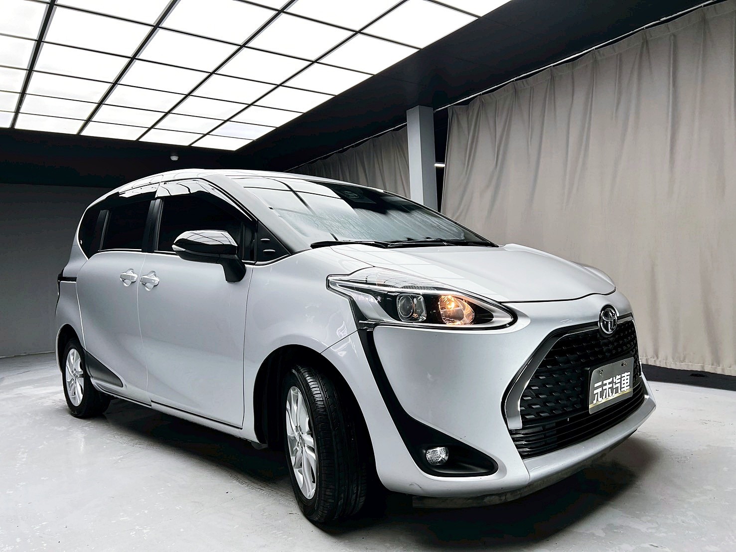 可回原廠 2022 Toyota Sienta 五人座豪華版『小李經理』元禾國際車業/特價中/一鍵就到  第17張相片